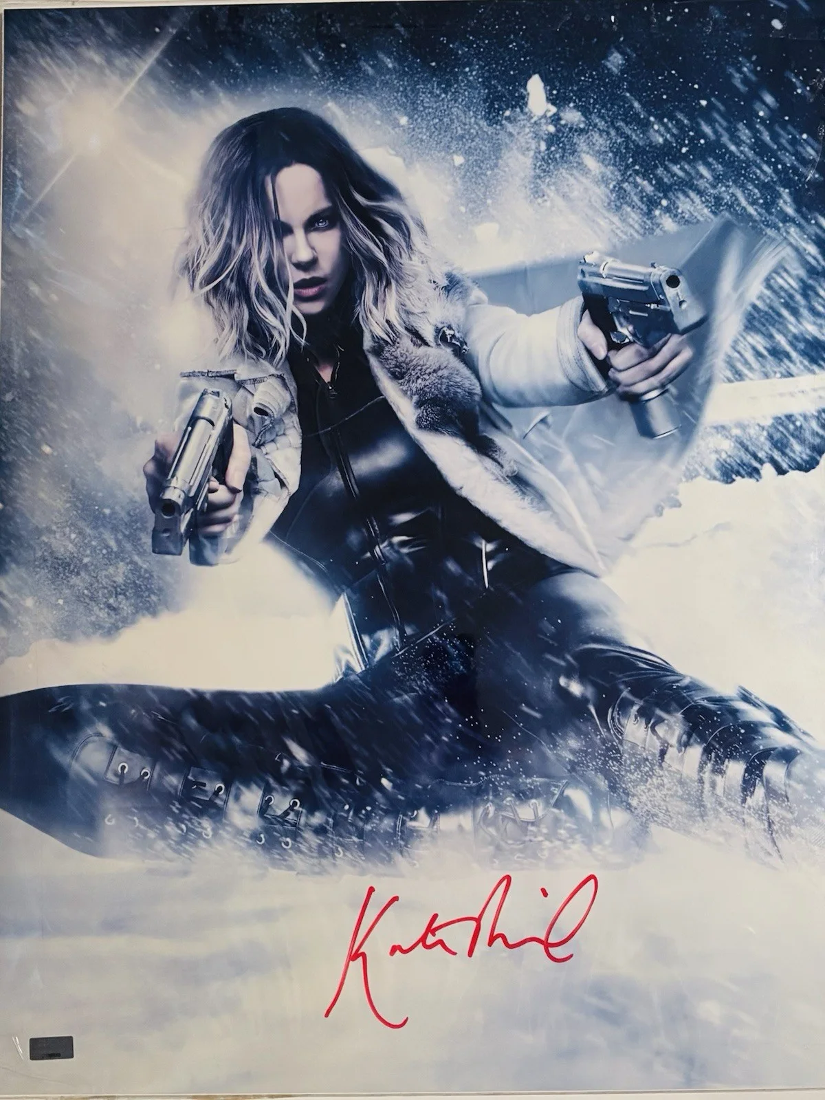 Kate Beckinsale Underworld Selene Single 16x20 COA Celebrity Authentication, image 2