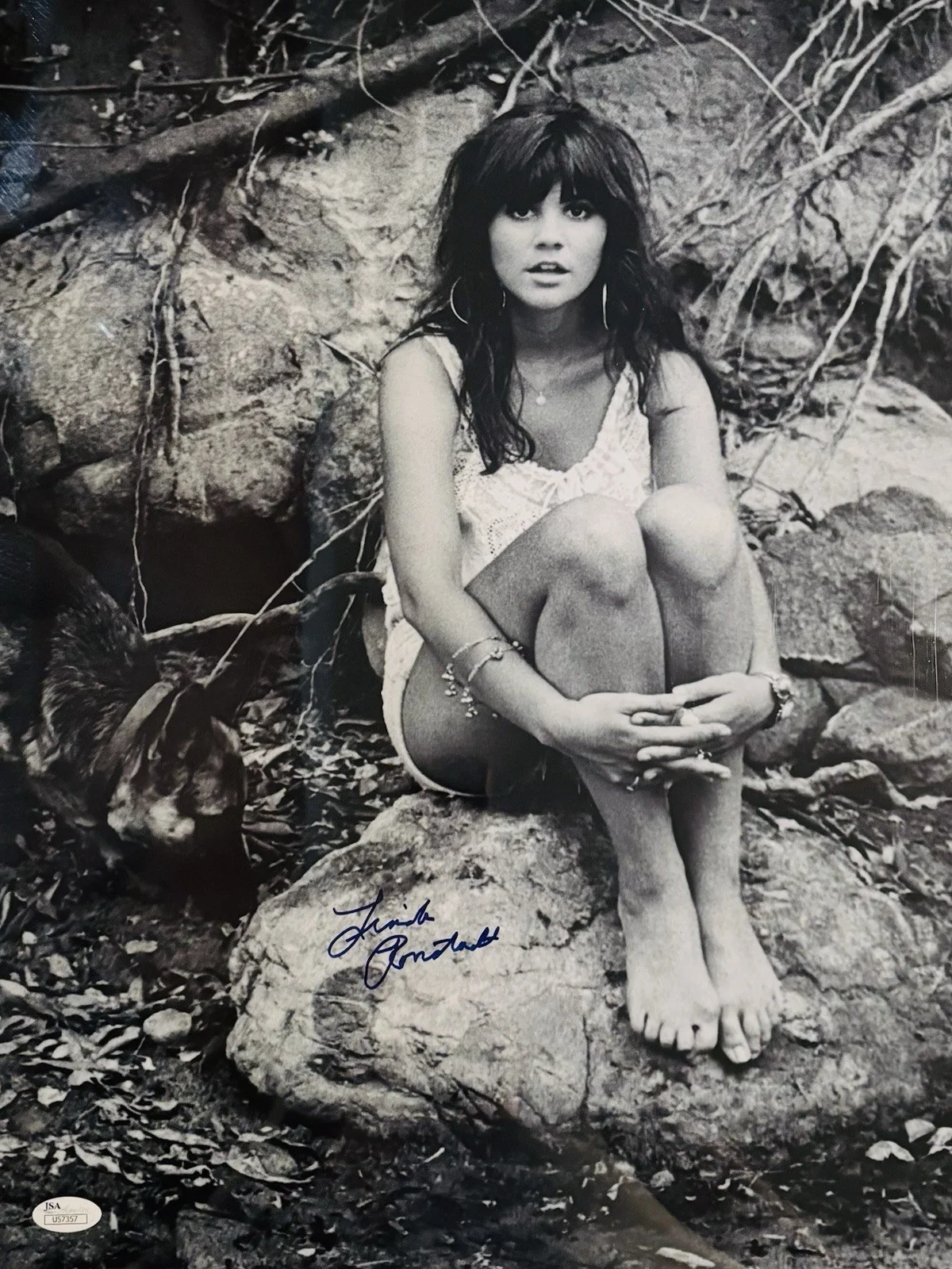 Linda Ronstadt Signed B/W 16x20 JSA, image 4