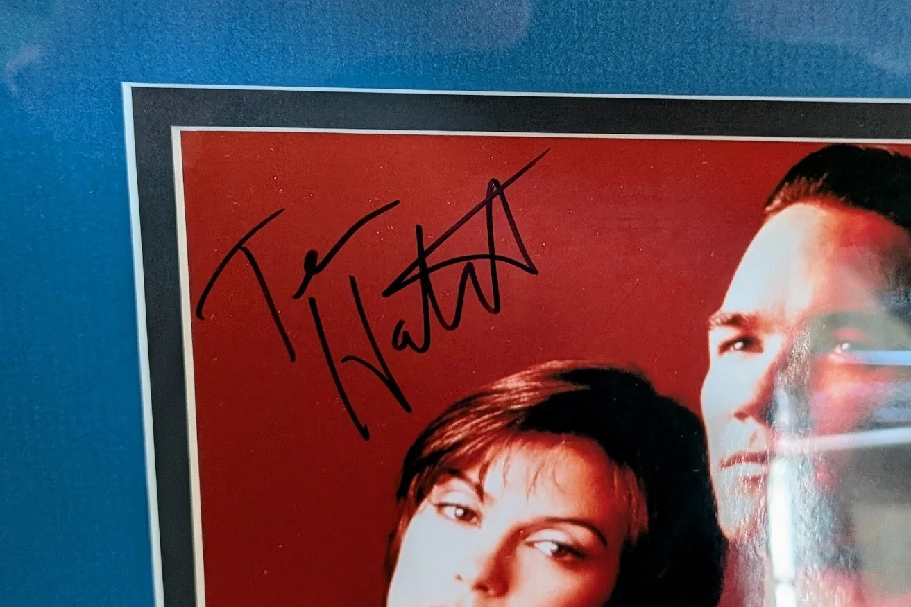 Teri Hatcher, Dean Cain — Lois & Superman Teri Hatcher & Dean Cain Signed & Framed 8x10 Photo, image 3