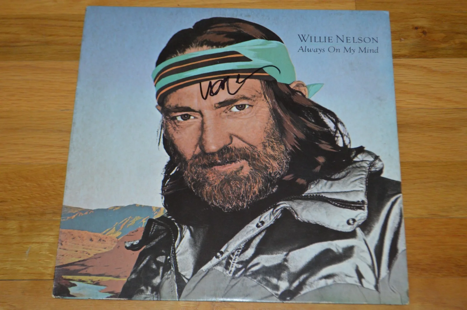 Willie Nelson Autographed "Always On My Mind" Vinyl LP Cover w/ Beckett Hologram, изображение 2
