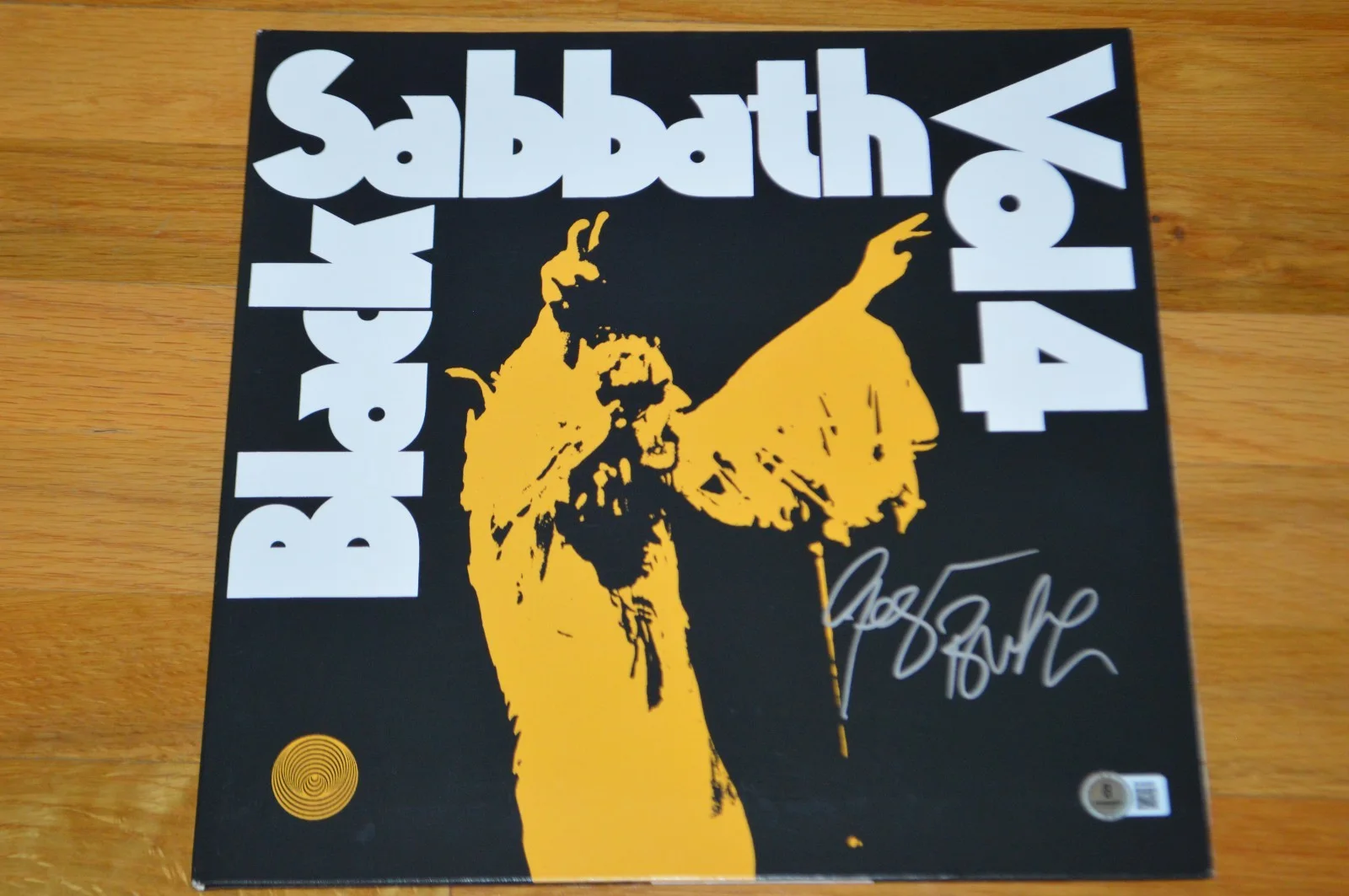 Black Sabbath Geezer Butler Signed "Vol 4" Vinyl LP COVER with Beckett Hologram, изображение 2
