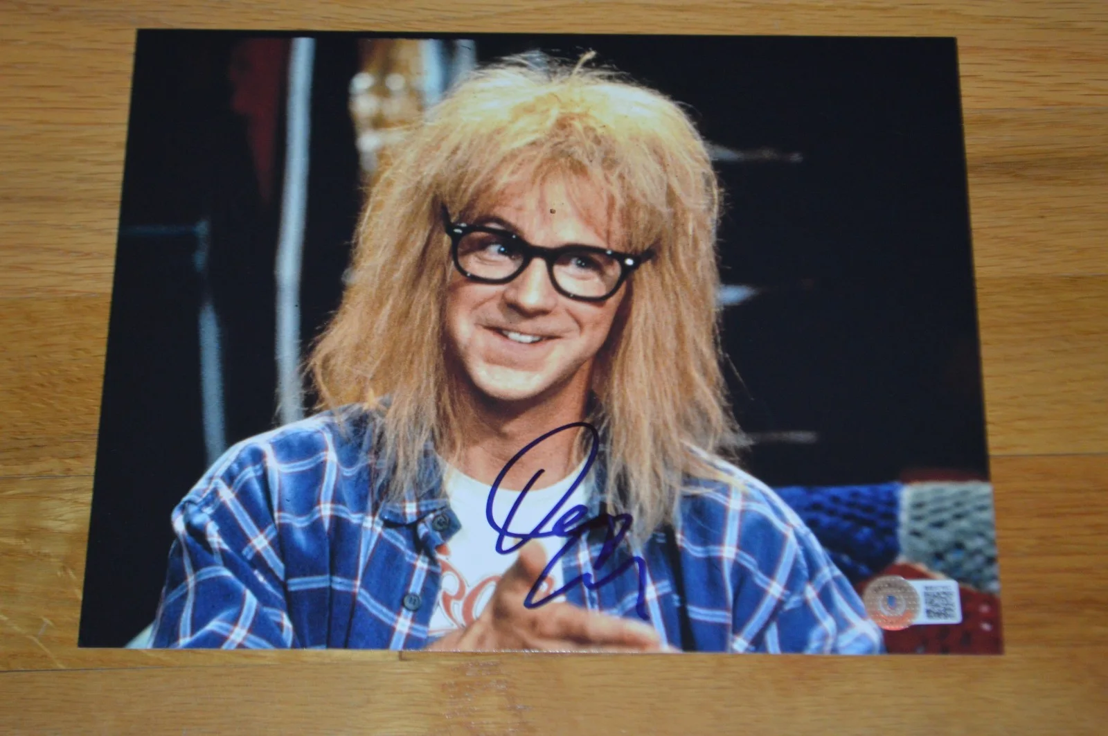 Dana Carvey — Dana Carvey Autographed "Waynes World" 8x10 Photo with Beckett COA, изображение 2