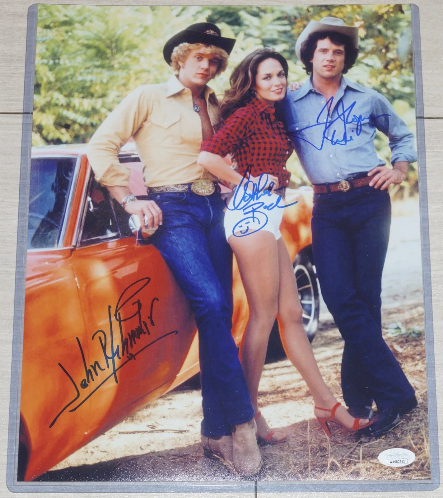 Dukes of Hazzard — DUKES OF HAZZARD Schneider Bach Wopat Signed 11x14 photo + JSA Witness COA W752, изображение 2