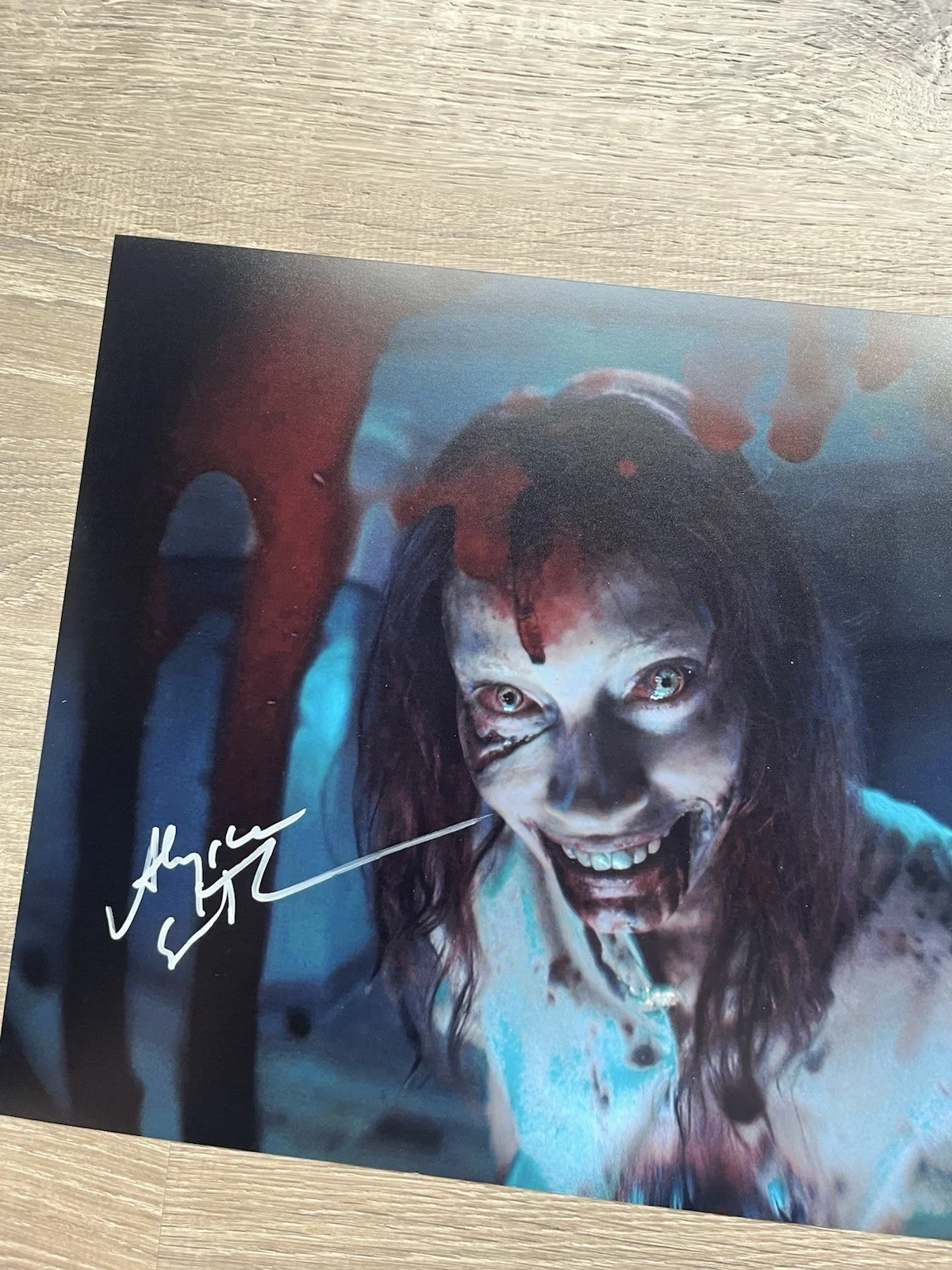 Alyssa Sutherland — Alyssa Sutherland Signed Evil Dead Rise 11x14 Photo JSA COA Ellie Horror Auto, image 3