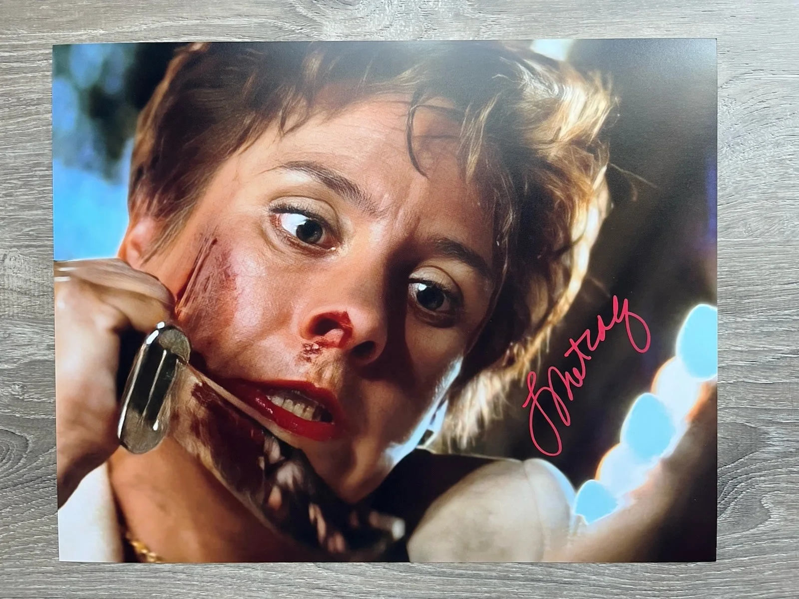 Laurie Metcalf — Laurie Metcalf Signed Scream 11x14 Photo Beckett COA Ghostface Mrs. Loomis, изображение 2