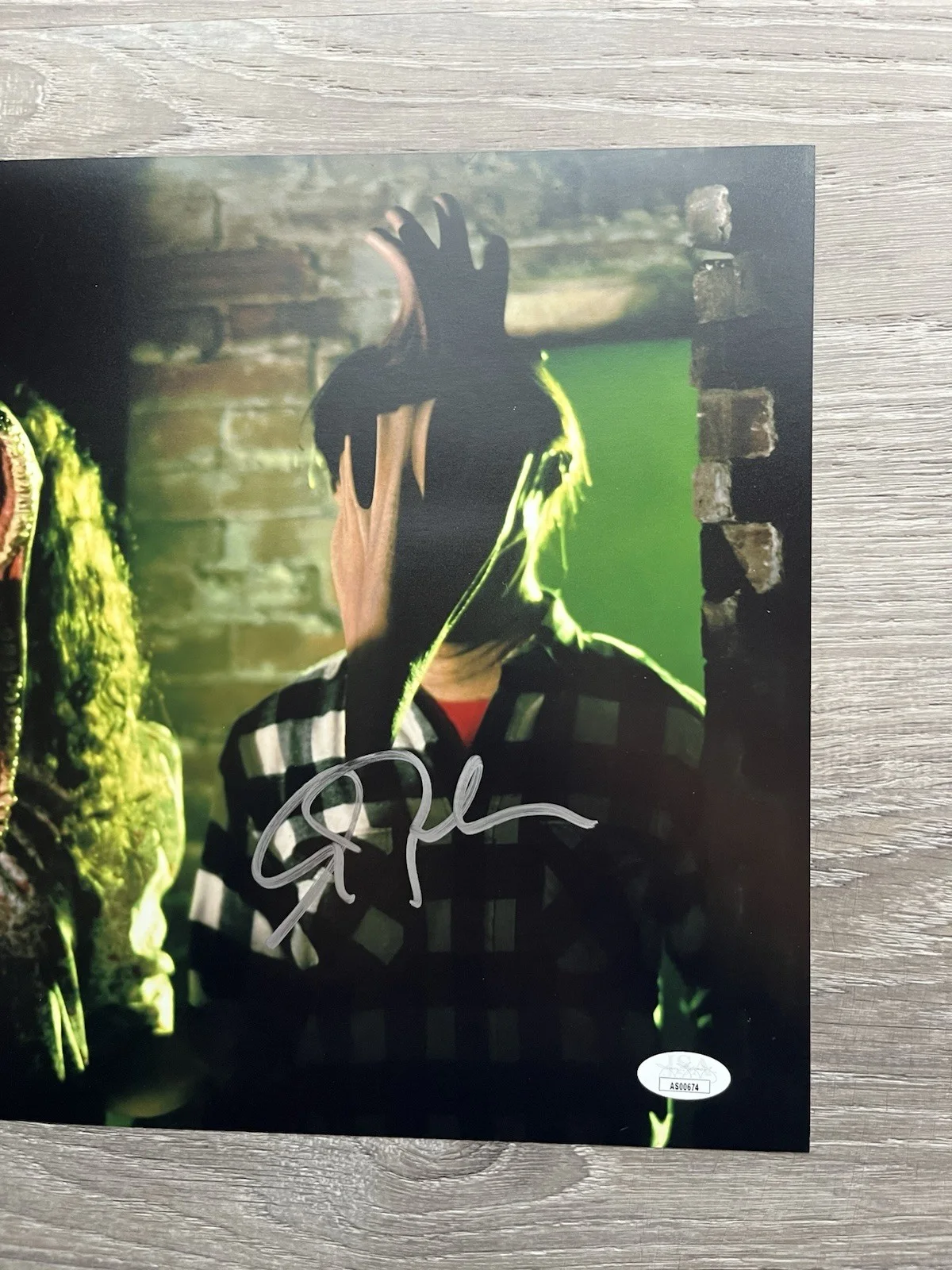 Alec Baldwin — Alec Baldwin Signed Beetlejuice 11x14 Photo JSA COA Adam Maitland Horror Auto, изображение 3