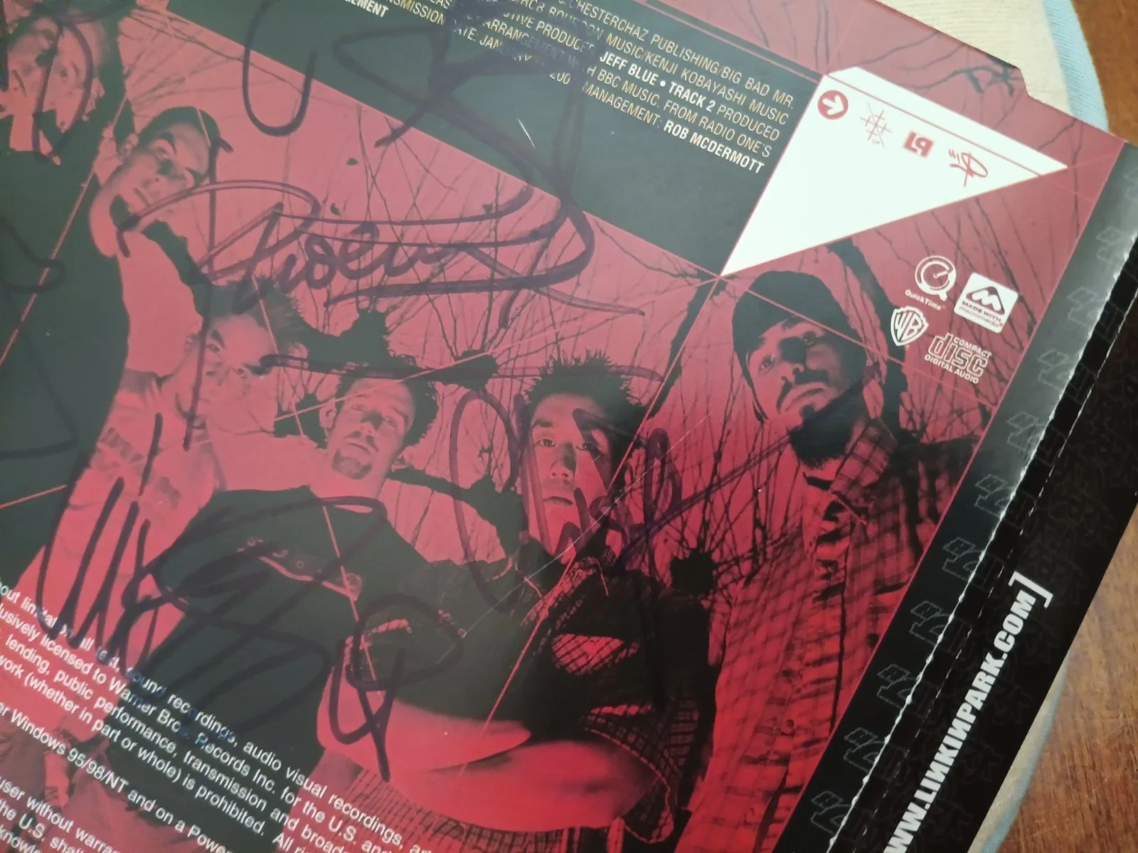 **LINKIN PARK Hybrid Theory Crawling Signed CD Autographed ☆☆PRICED TO SELL☆☆, image 3