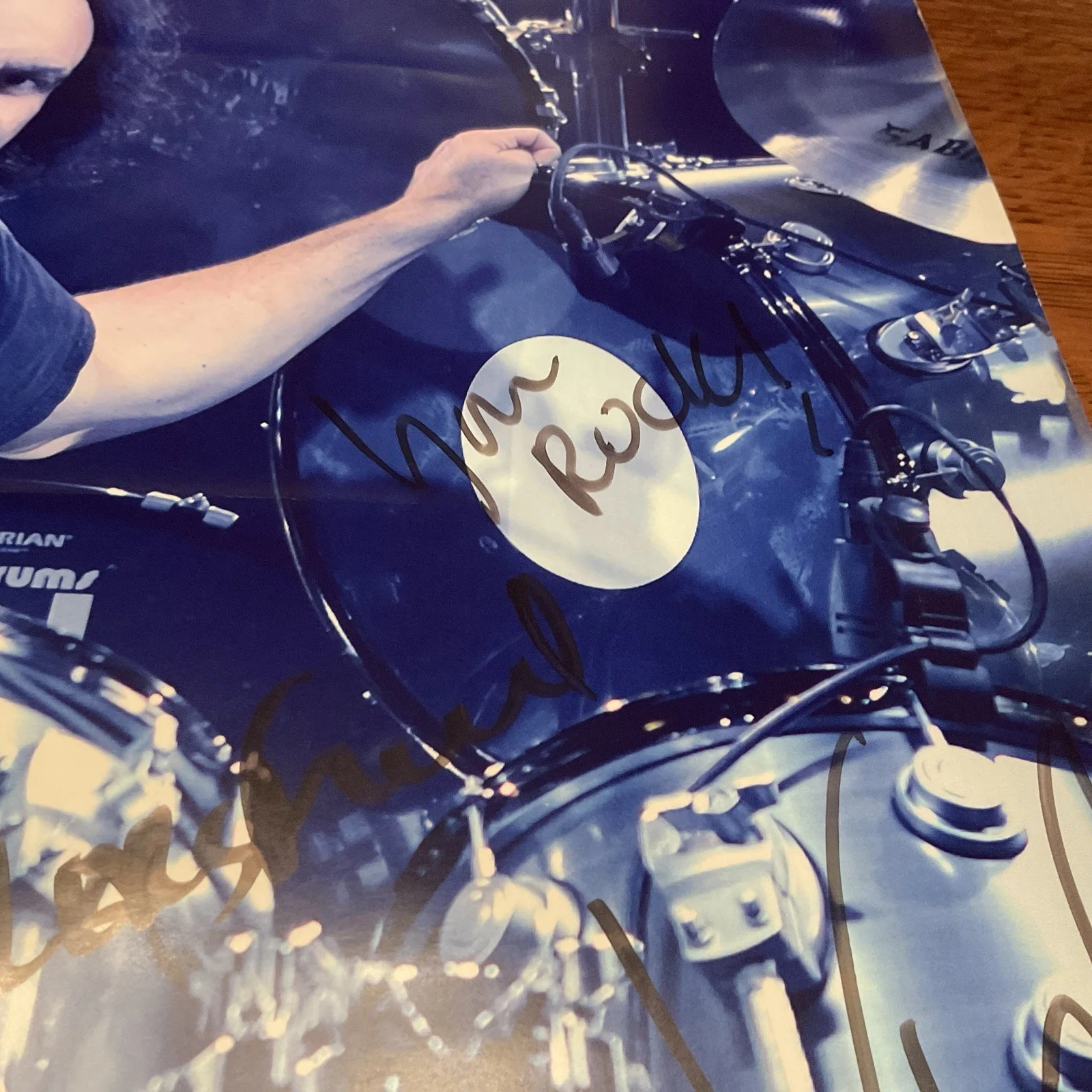 VERY RARE GUITAR CENTER PROMO VINNY APPICE Autographed Poster -24X36, изображение 5