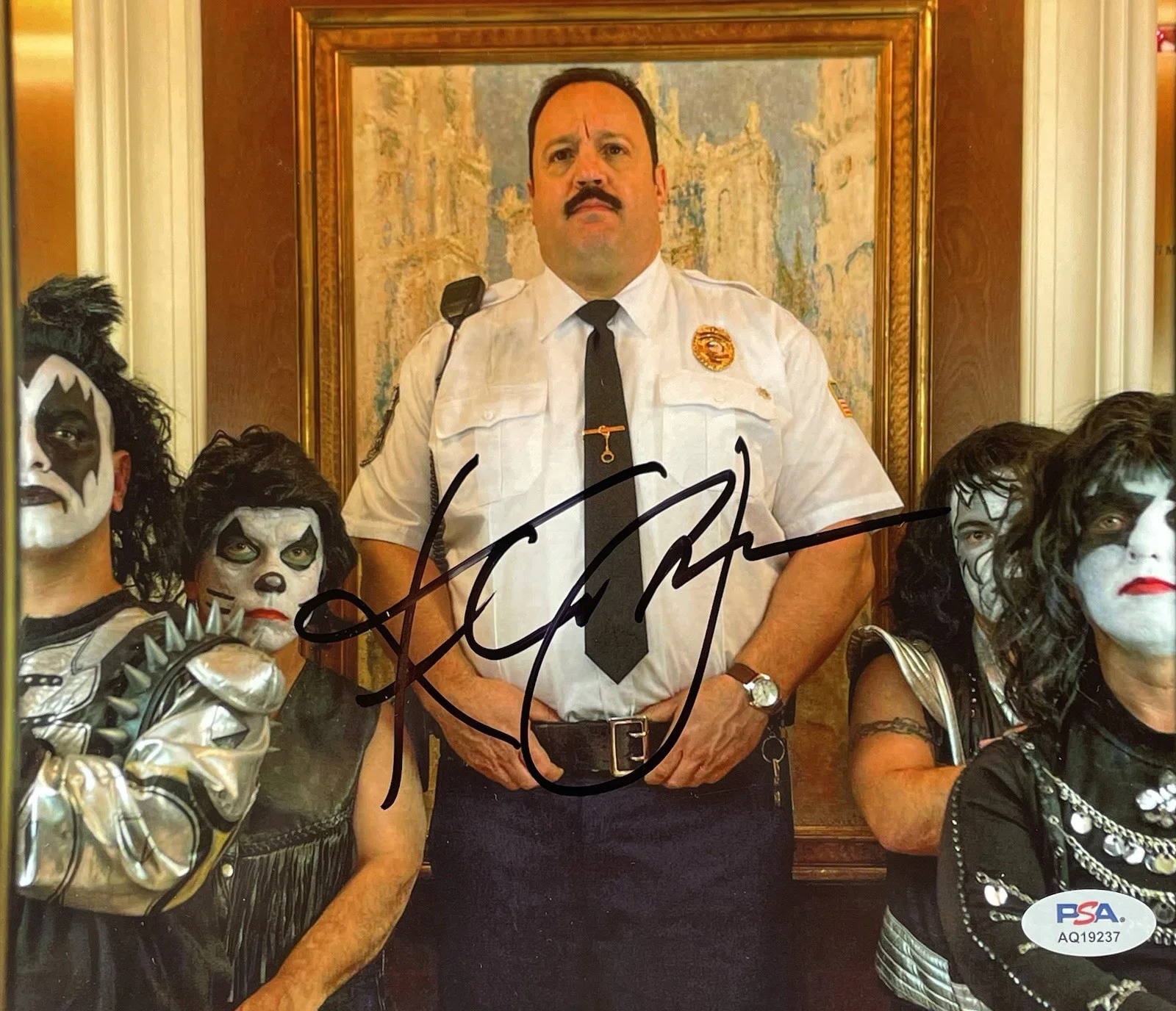 Kevin James — Kevin James Signed Autographed 8x10 Photo Paul Blart Mall Cop Psa/Dna Coa