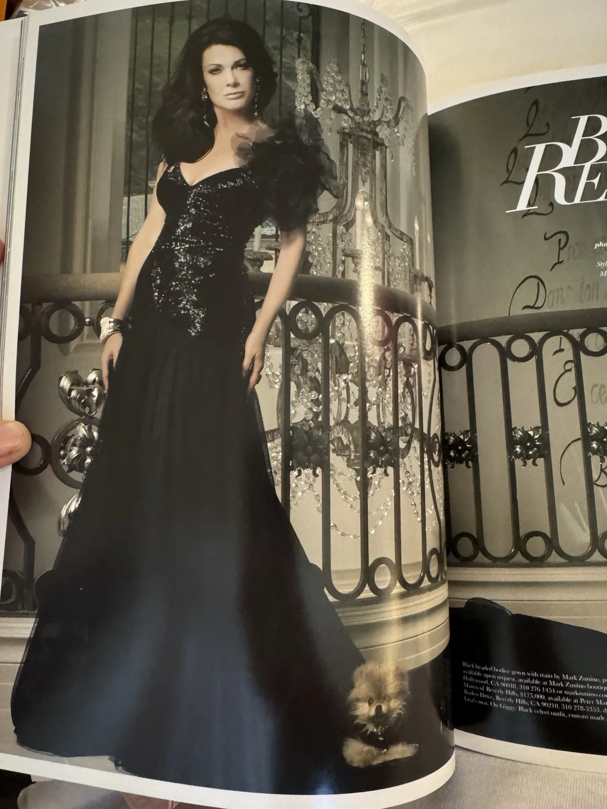 Divine — LISA VANDERPUMP SIGNED Autographed , LIFESTYLE MAGAZINE , RARE, изображение 2
