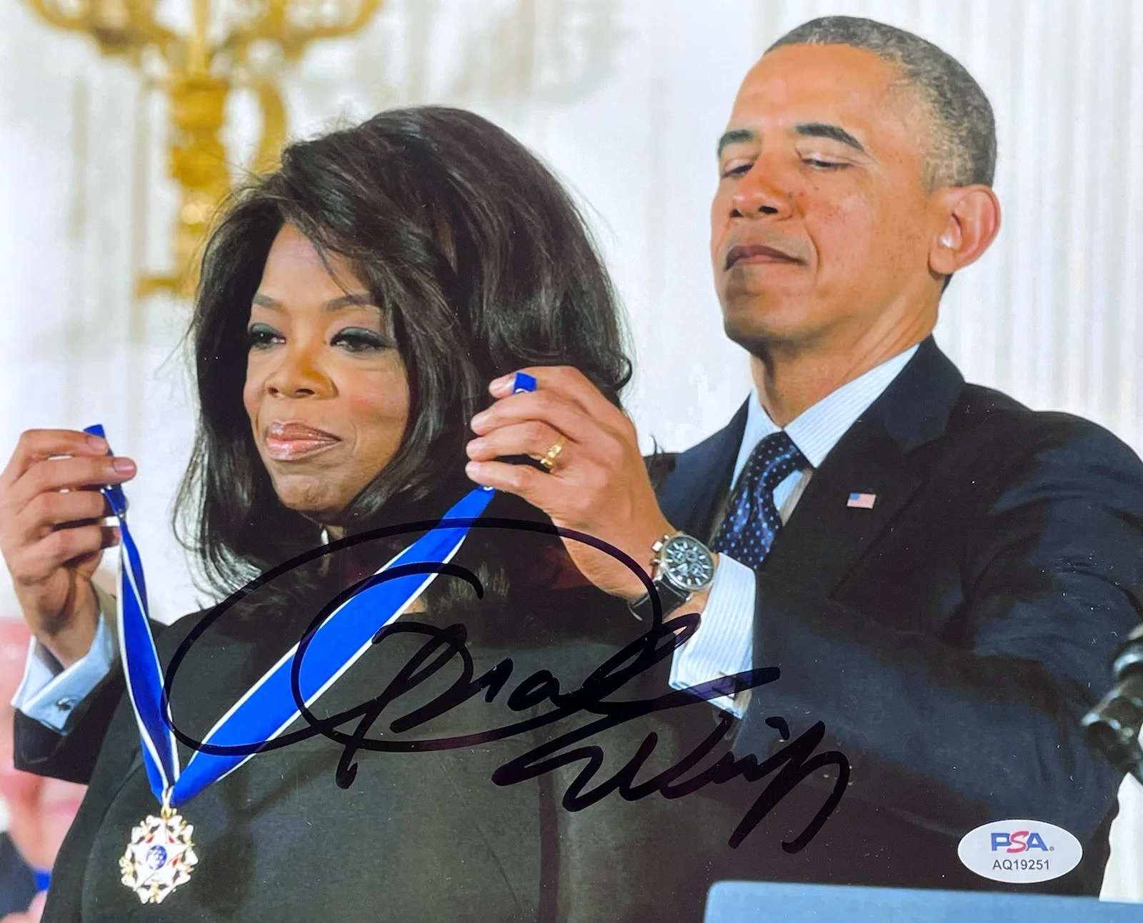 Oprah Winfrey — Oprah Winfrey Signed Autographed 8x10 Photo OWNN Obama Psa/Dna Coa