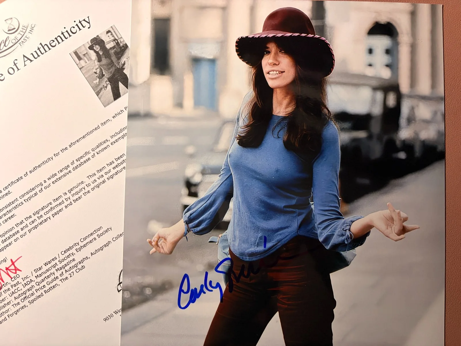 CARLY SIMON Signed•8X10 Autographed Photo w/ Piece of the Past COA•VINTAGE, изображение 2