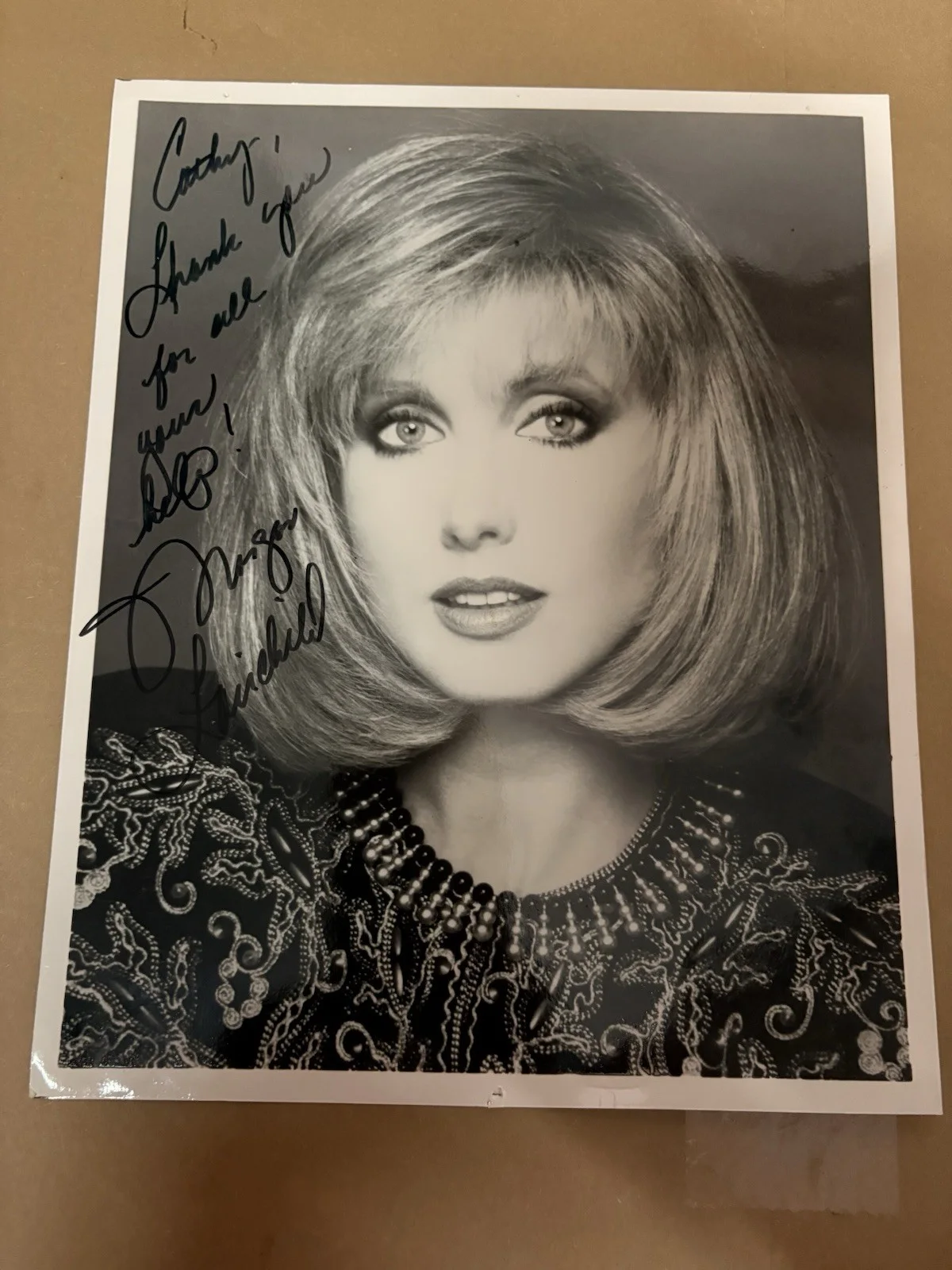Morgan Fairchild — Morgan Fairchild Signed 8 X 10 Black & White Portrait Photo – Autographed