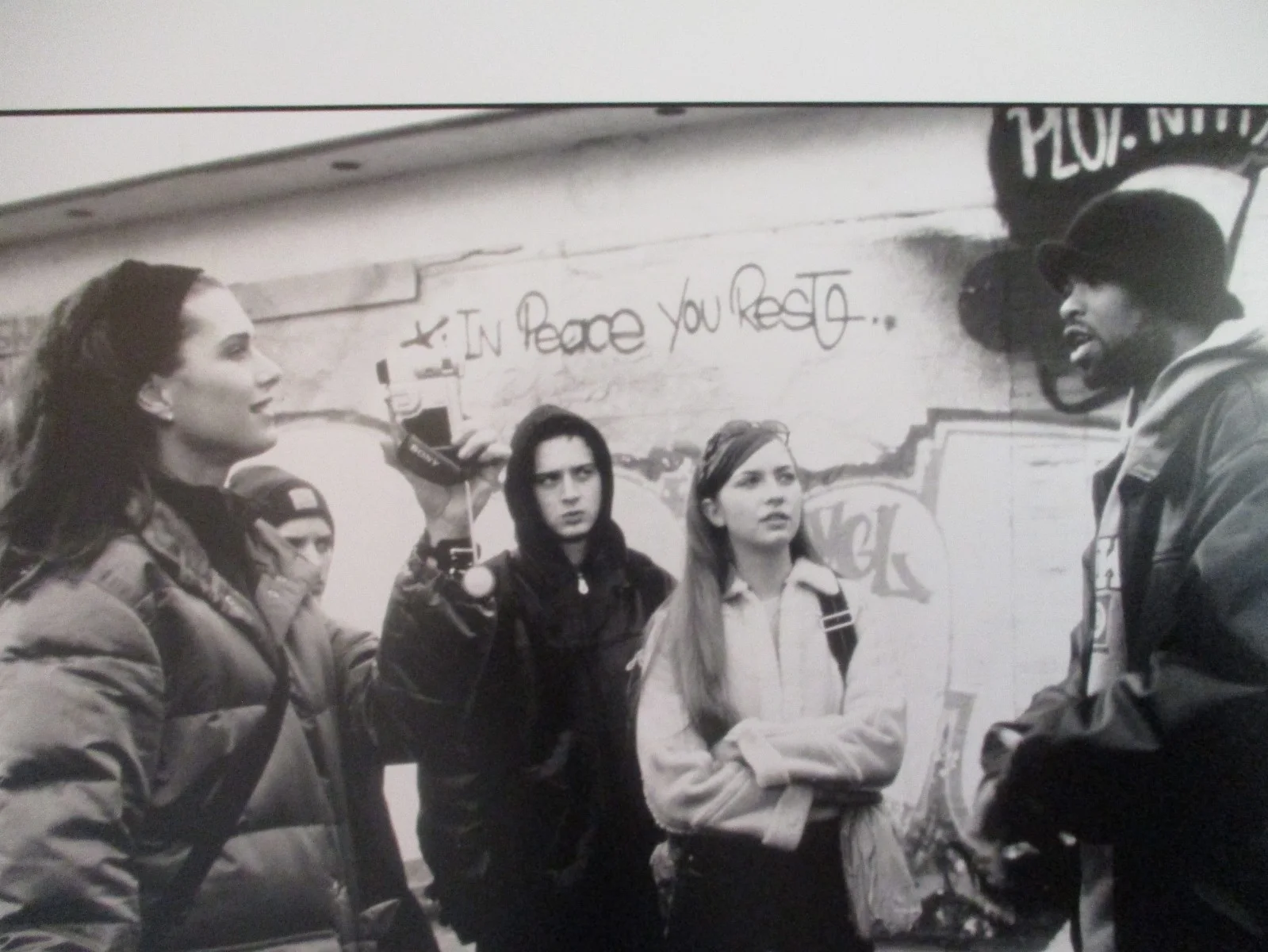 Kim Matulova/Brooke Shields/Method Man("BLACK AND WHITE")2000 10 X 8 B & W Photo, изображение 2