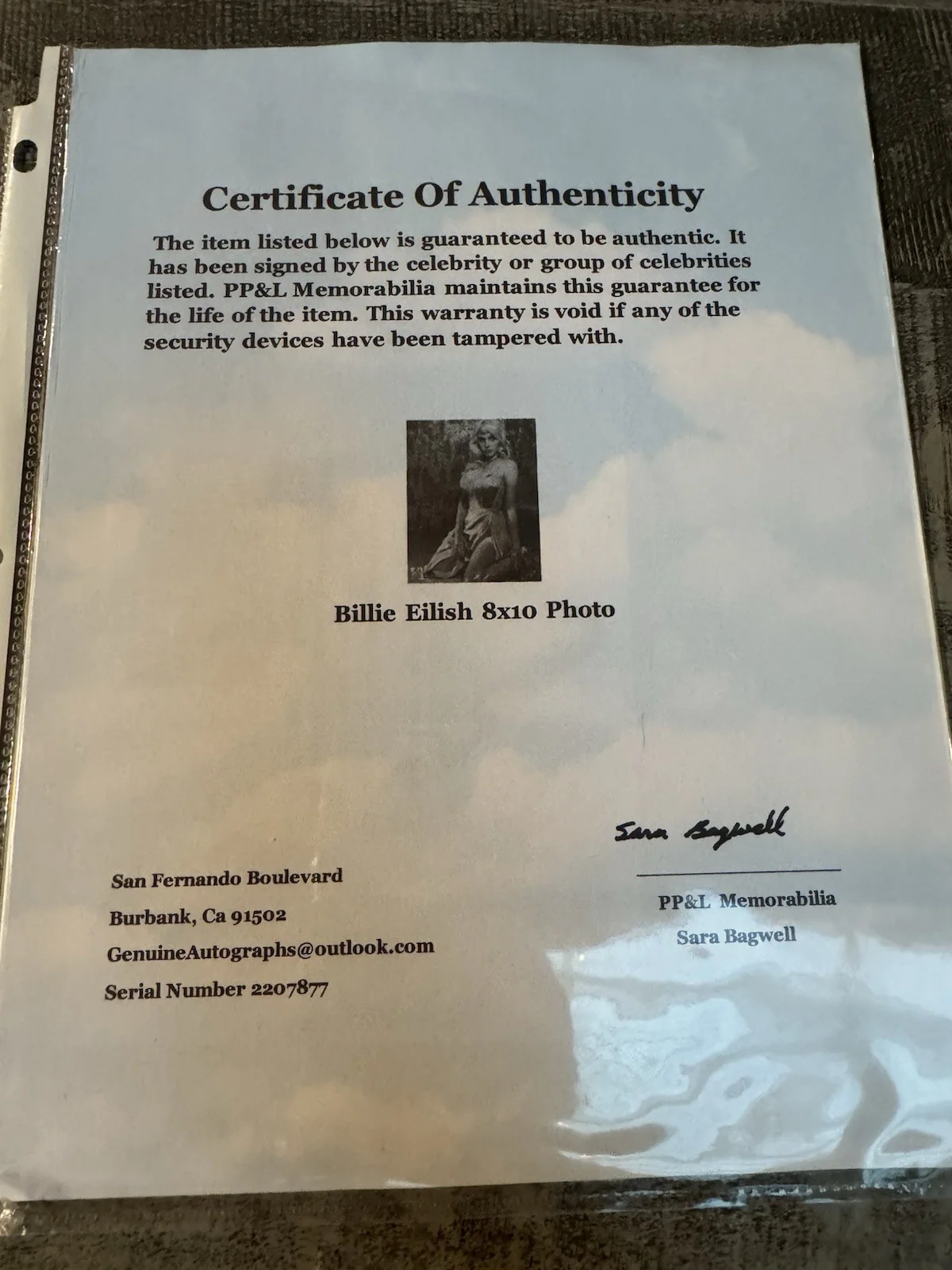 BILLIE EILISH Signed 8x10 photo with Dual COAs Beautiful Signed photo, изображение 4