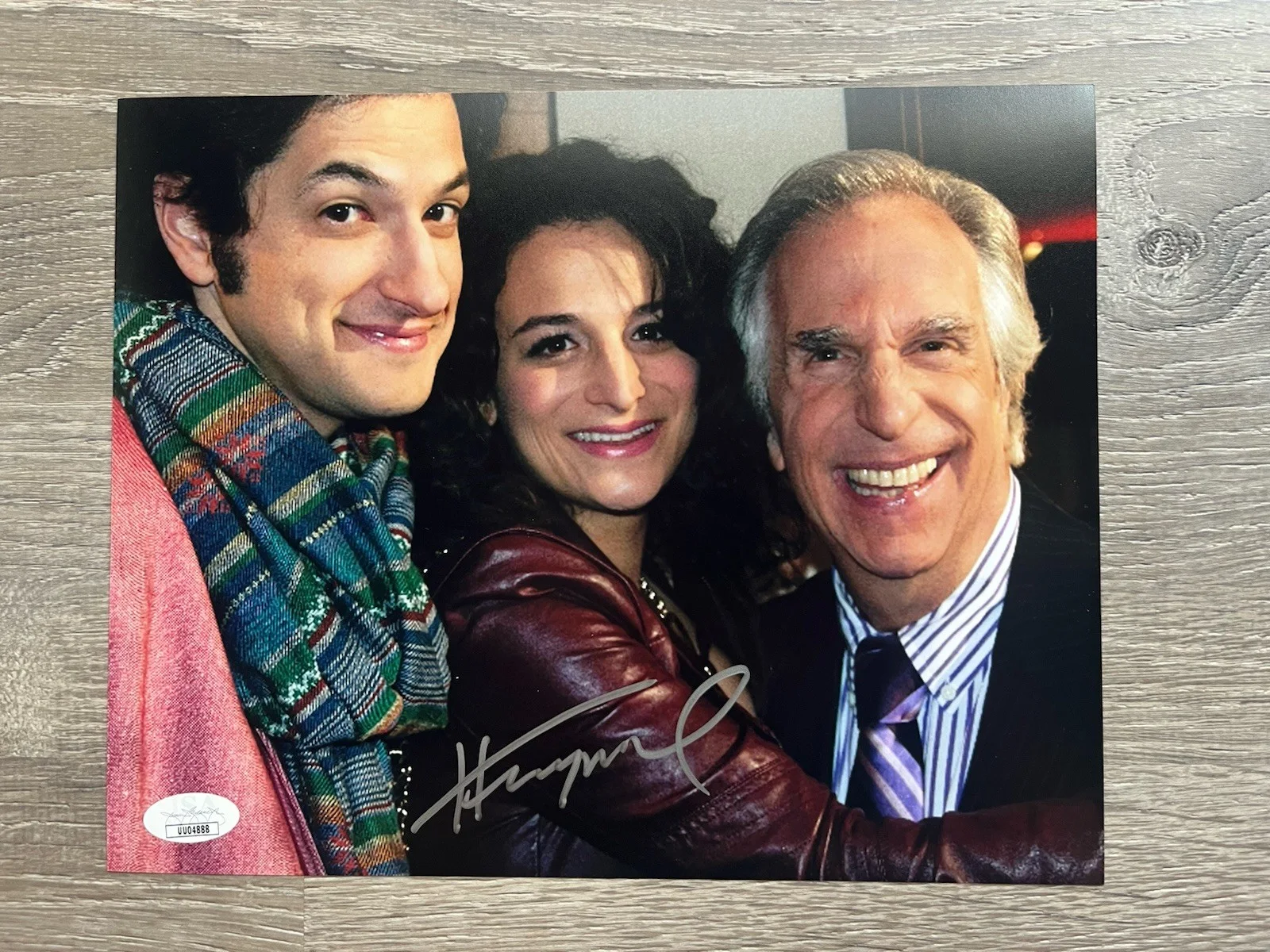 Henry Winkler — Henry Winkler Signed 8x10 Photo JSA COA Park and Recreation Fonzie Rec, изображение 2