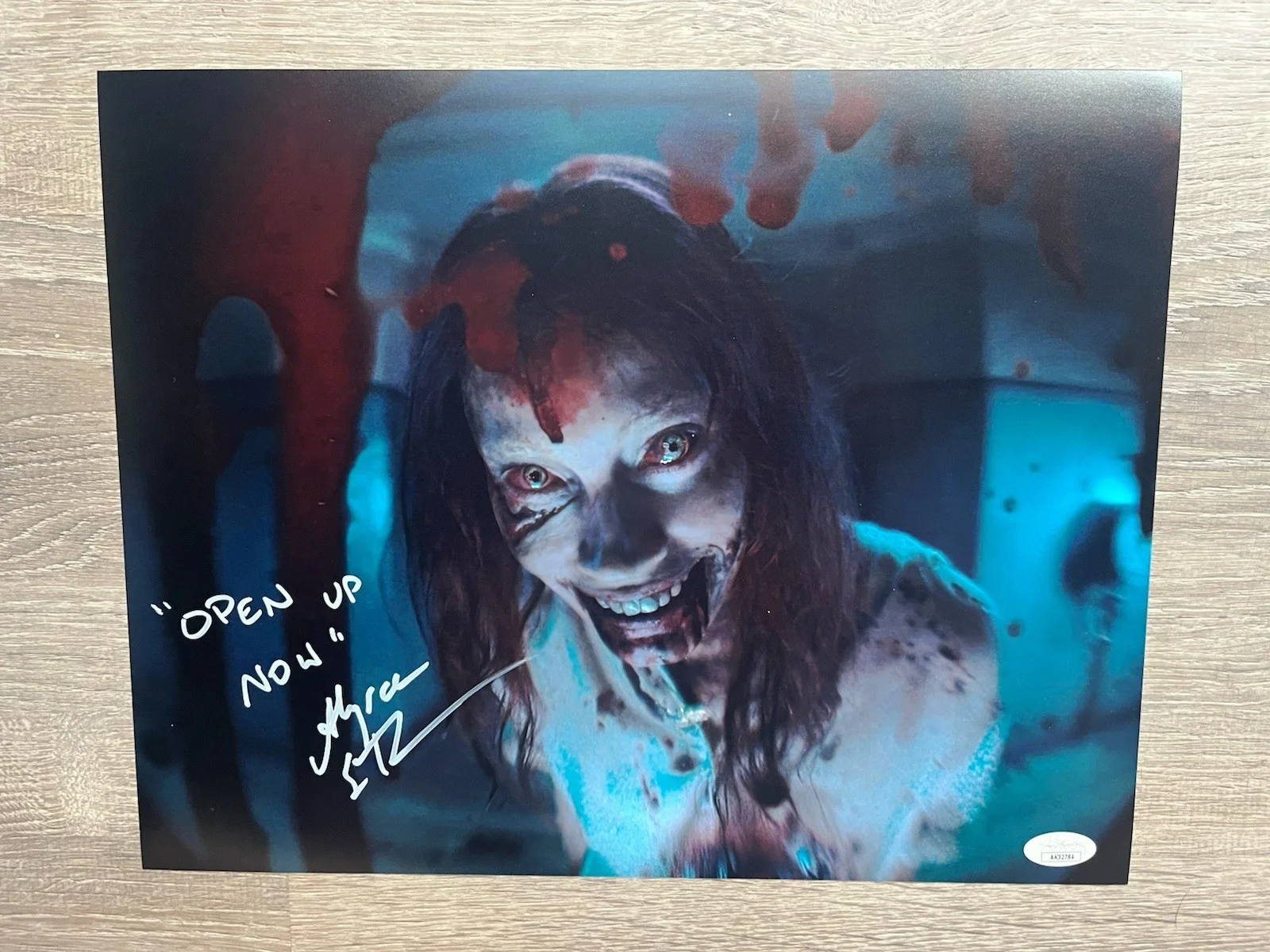 Alyssa Sutherland — Alyssa Sutherland Signed Evil Dead Rise 11x14 Photo JSA COA INSCRIBED Horror, image 2