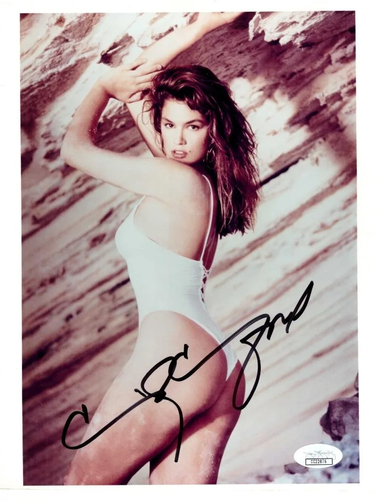 CINDY CRAWFORD — CINDY CRAWFORD Signed 8x10 Vintage Photo JSA CC22876
