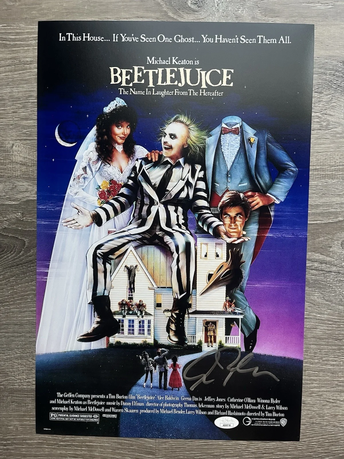 Alec Baldwin — Alec Baldwin Signed Beetlejuice 11x17 Photo JSA COA Adam Maitland Horror Auto, изображение 2