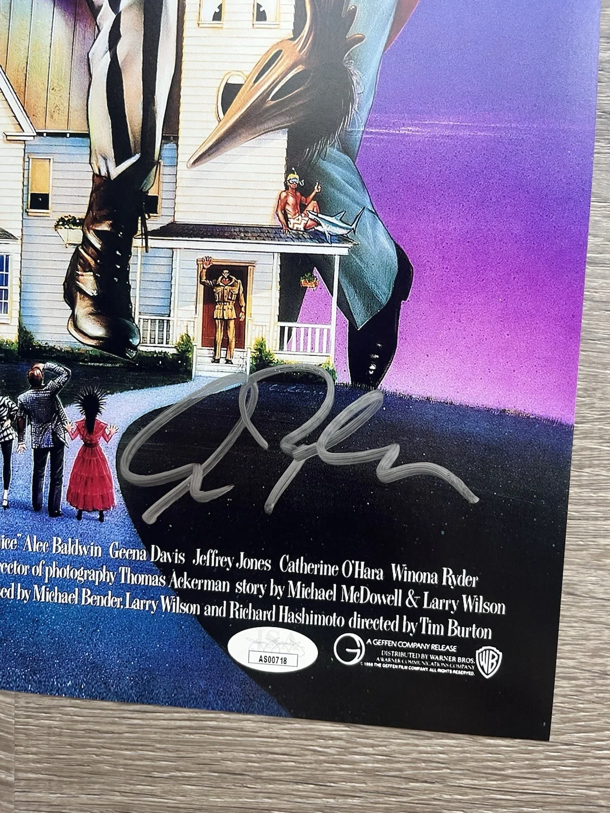 Alec Baldwin — Alec Baldwin Signed Beetlejuice 11x17 Photo JSA COA Adam Maitland Horror Auto, изображение 4