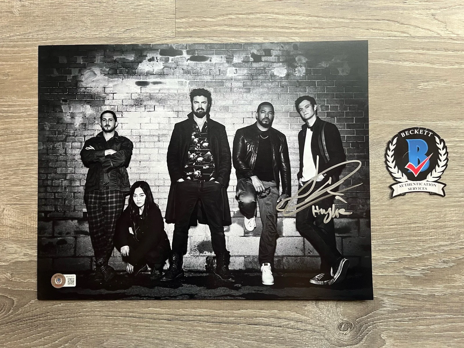 Jack Quaid — Jack Quaid Signed The Boys 11x14 Photo Beckett COA Hughie