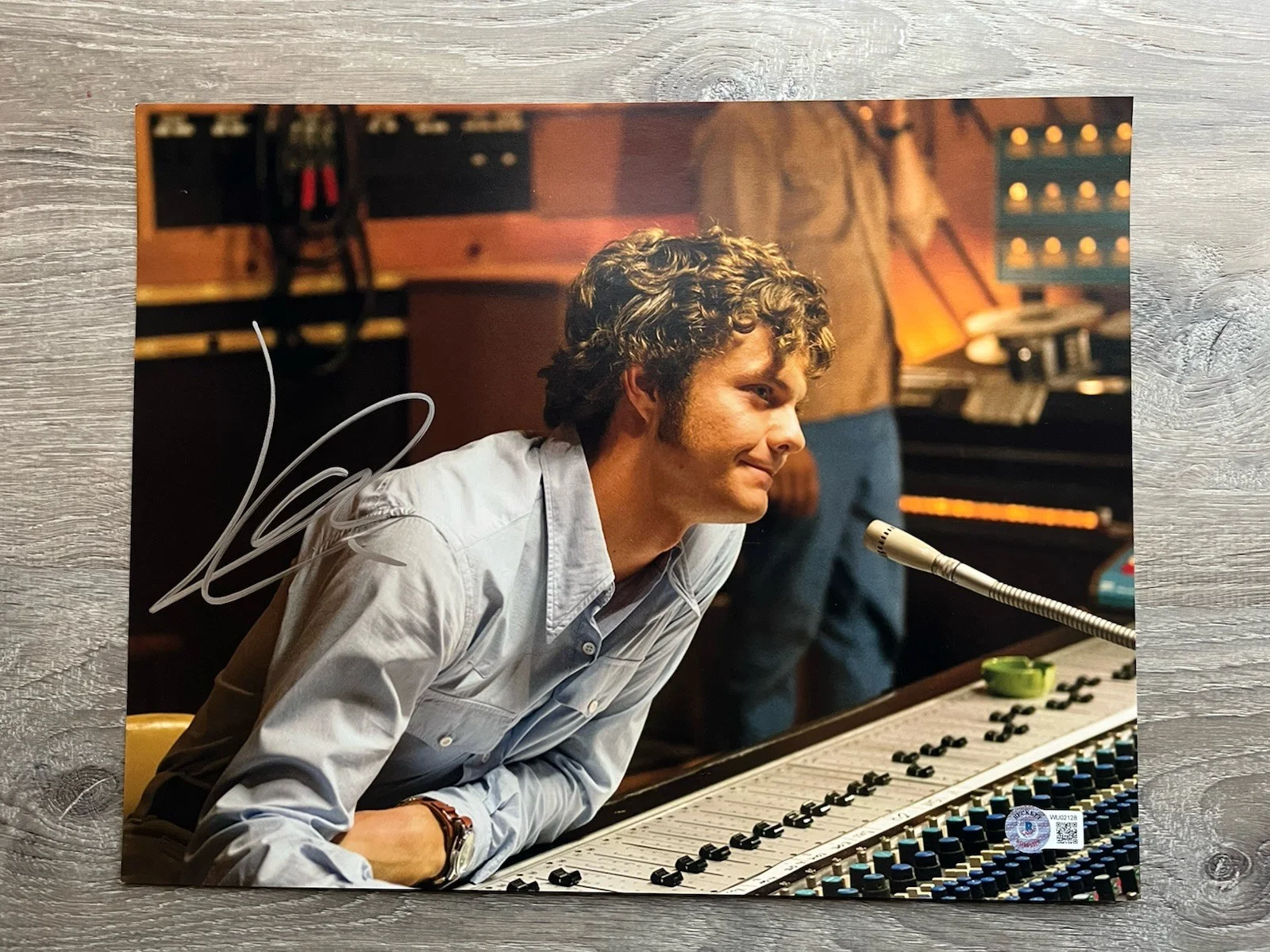 Jack Quaid — Jack Quaid Signed Vinyl 11x14 Photo Beckett COA Hughie, image 2
