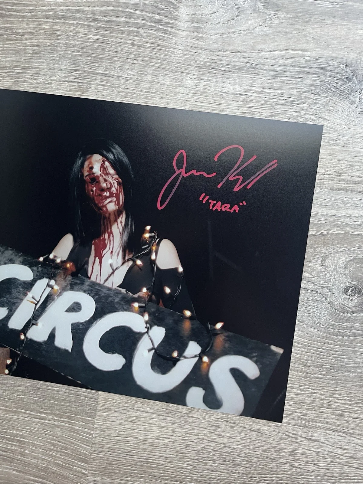 Jenna Kanell — Jenna Kanell Signed Terrifier 11x14 Photo JSA COA Tara Art The Clown Horror, изображение 4