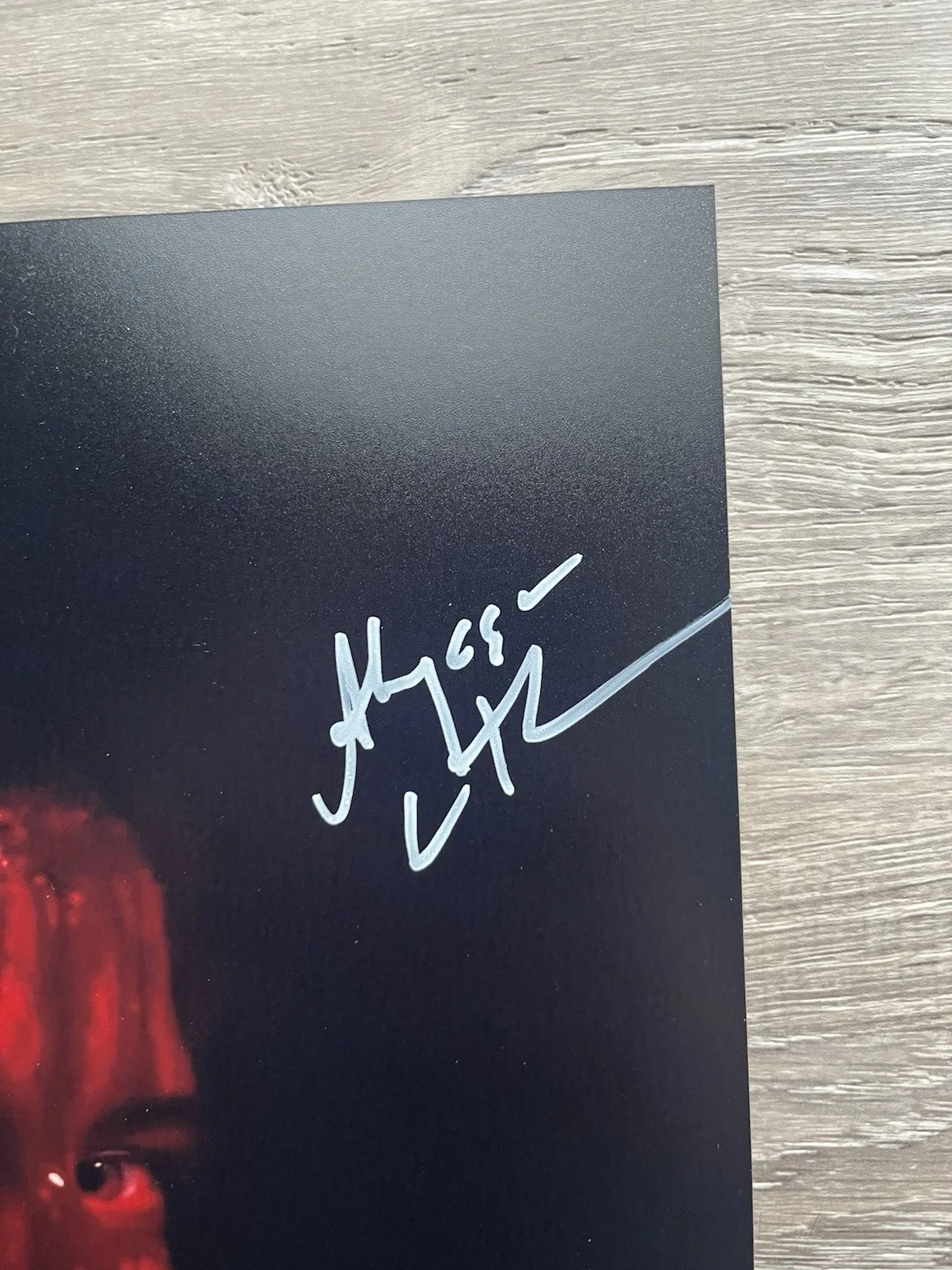 Alyssa Sutherland — Alyssa Sutherland Signed Evil Dead Rise 11x14 Photo JSA COA Ellie Horror Auto, изображение 4