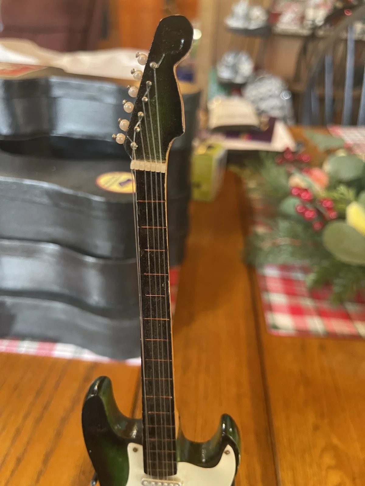Green Electric Guitar W/Stand Says Orlando, FL From Gift shop, image 4