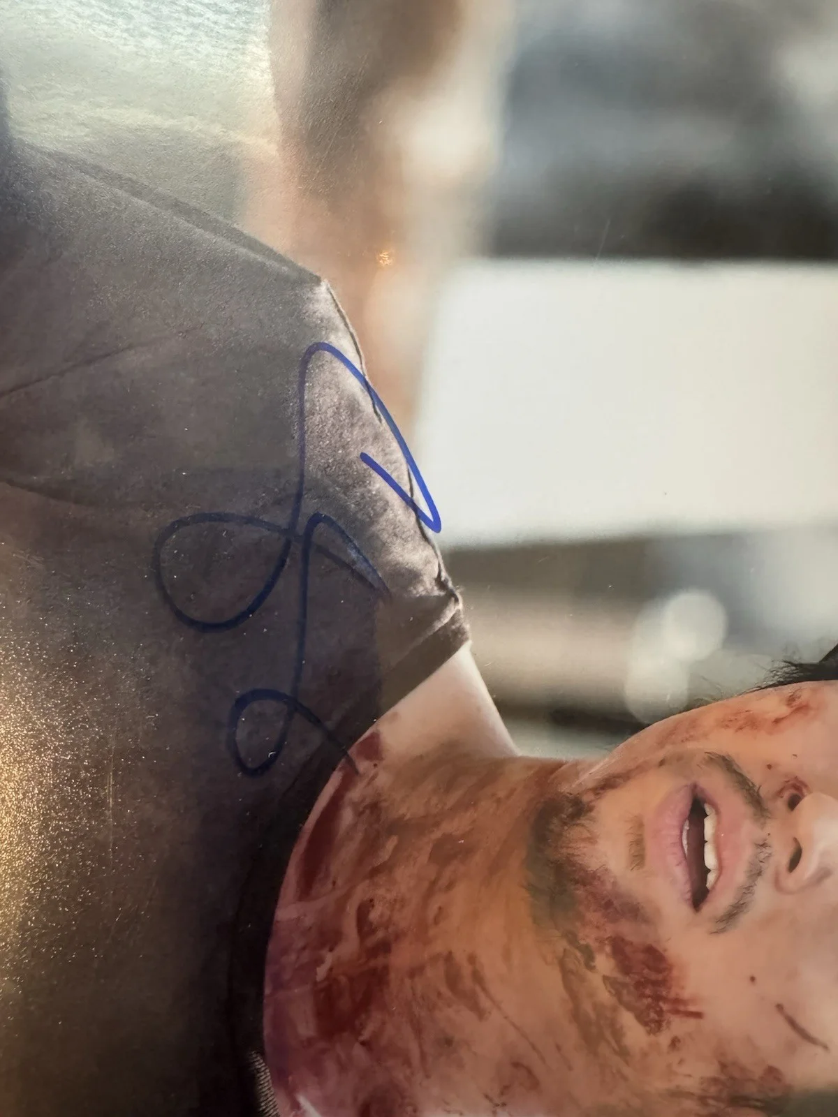 8X10 Autographed Photo of Glenn Rhee (Walking Dead): Steven Yeun, image 2