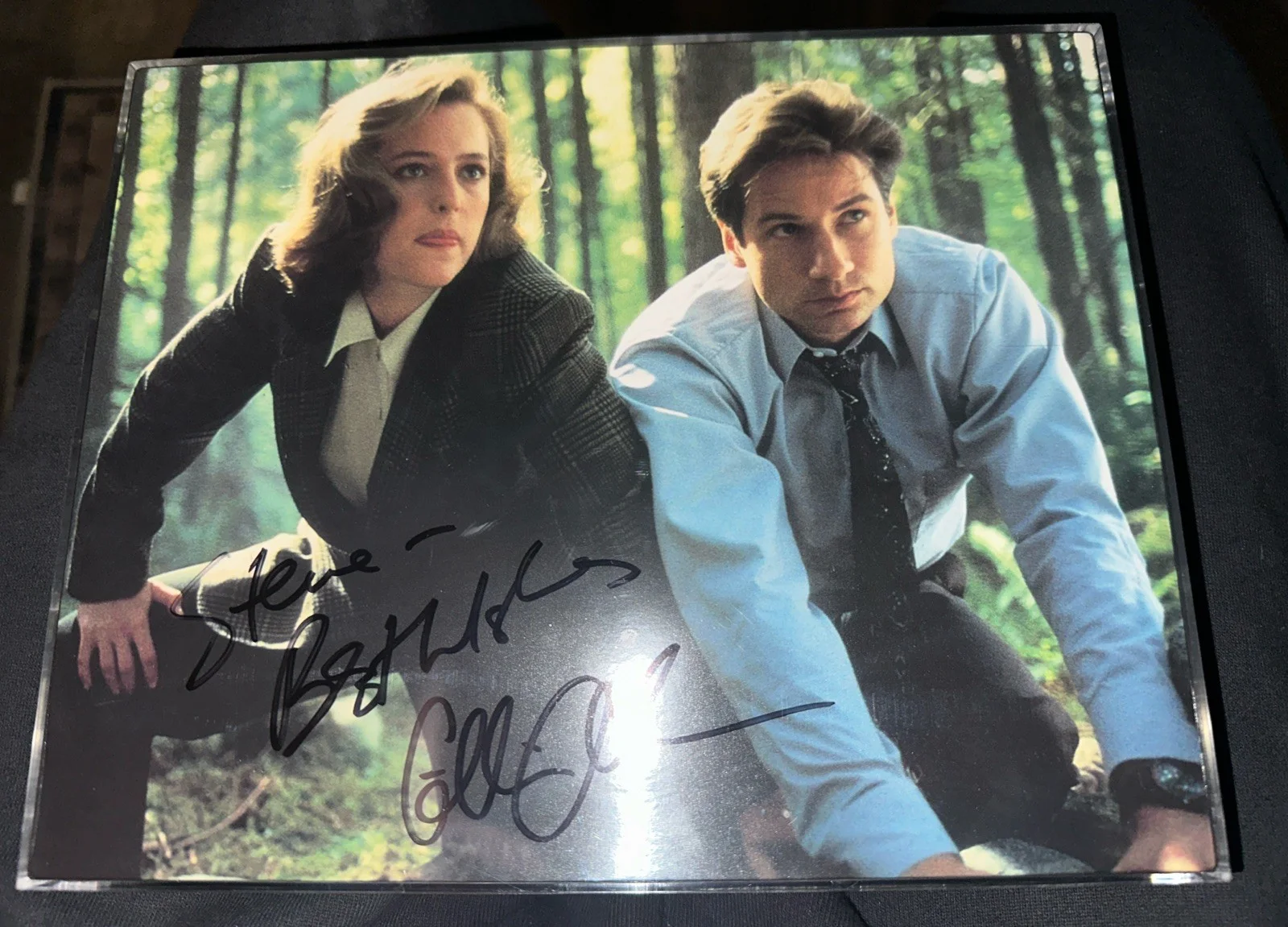Gillian Anderson — Gillian Anderson Signed X Files Color 8x10 Photo Card