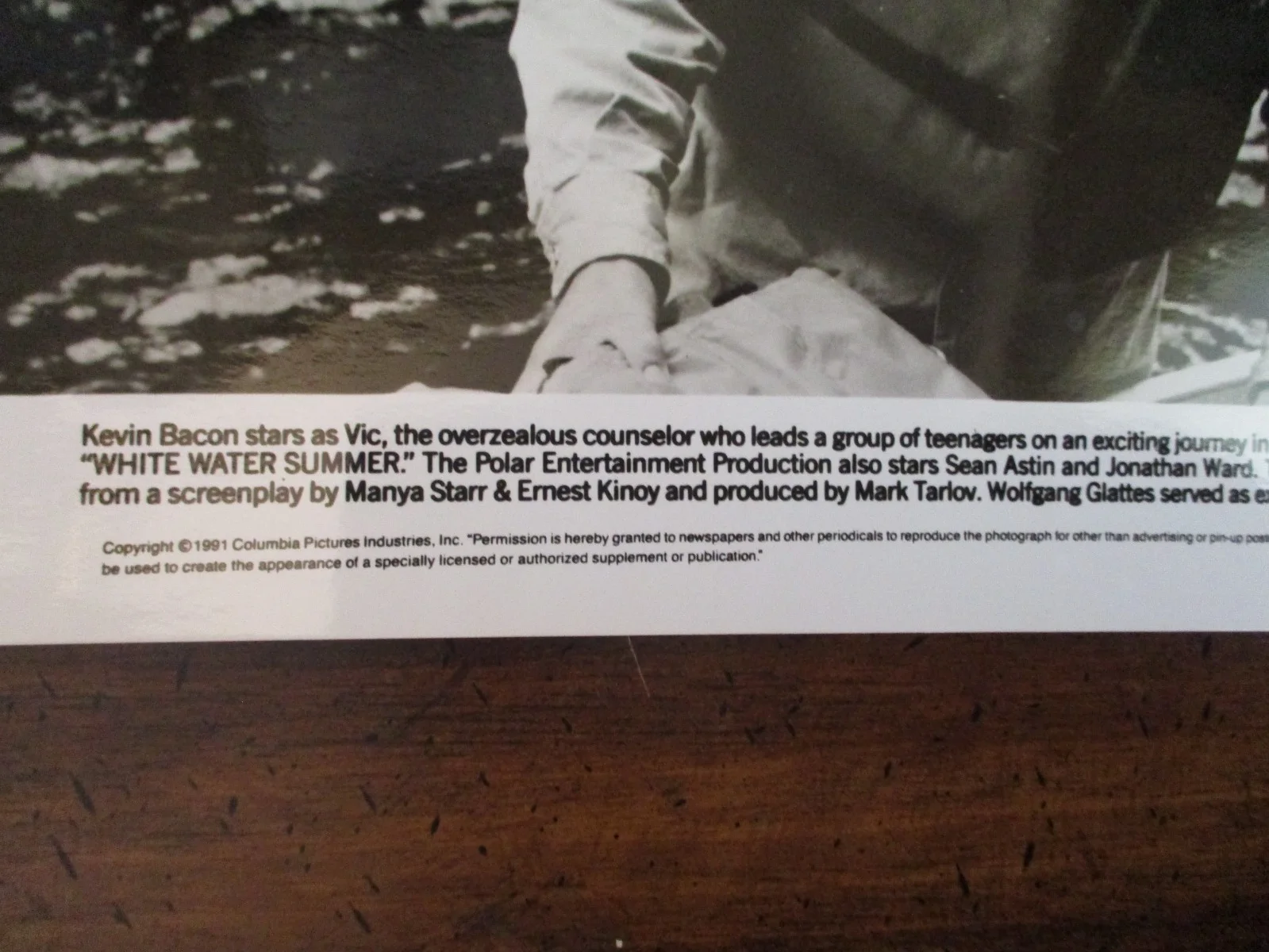 Kevin Bacon("WHITE WATER SUMMER")1991 10 x 8 Glossy Black and White Press Photo, image 2