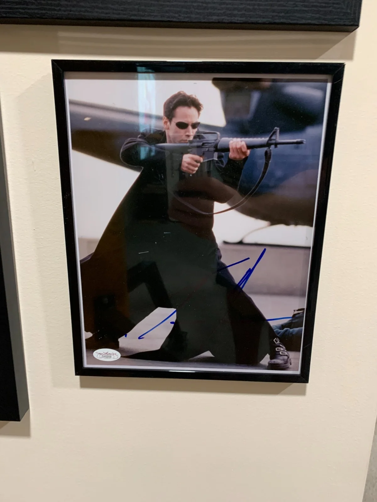 Keanu Reeves — Keanu Reeves Signed 8x10 The Matrix JSA Triple Display as Neo, image 3