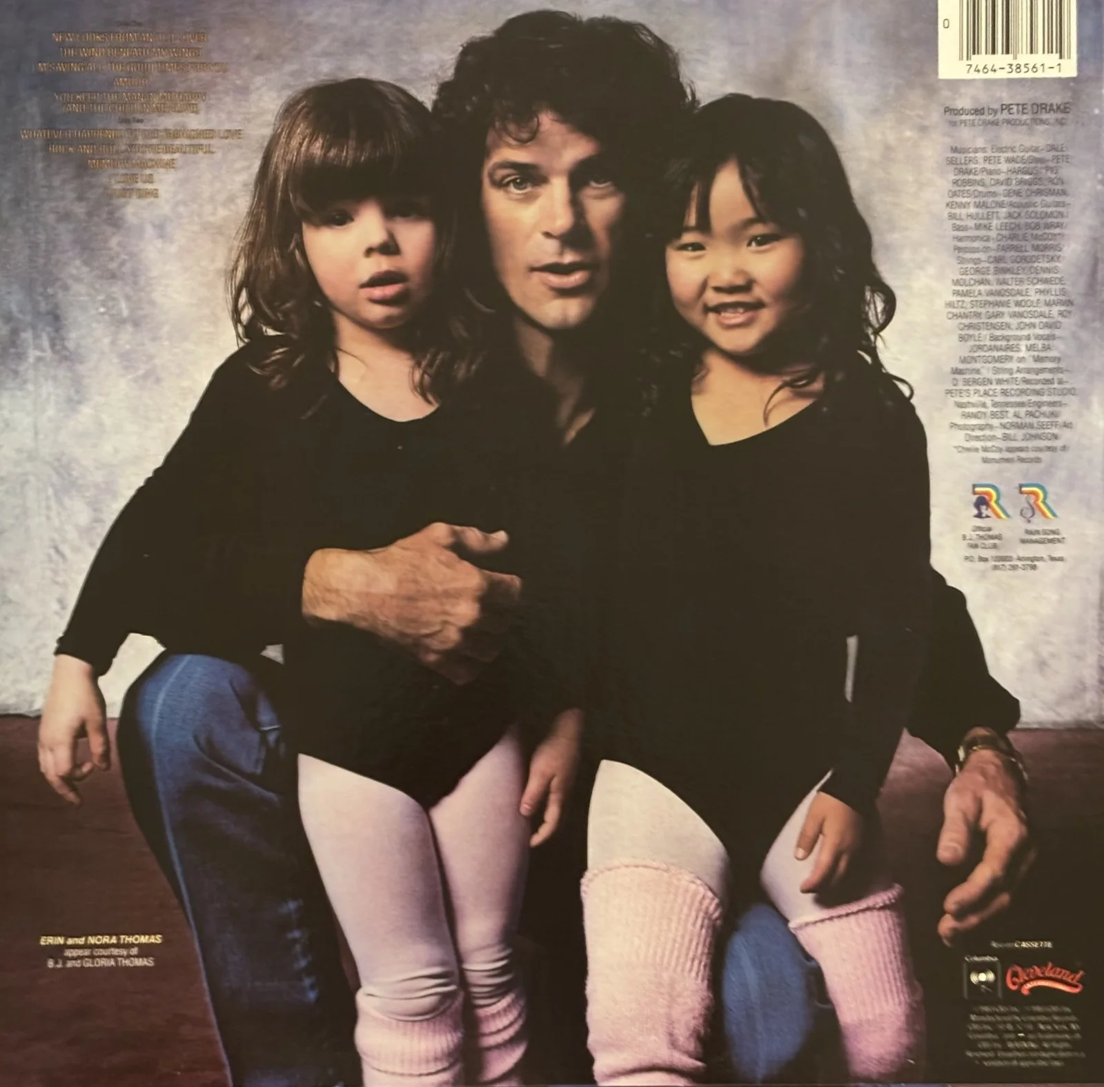 B.J. Thomas Signed Autographed LP Cover New Looks -- Excellent Condition, image 2