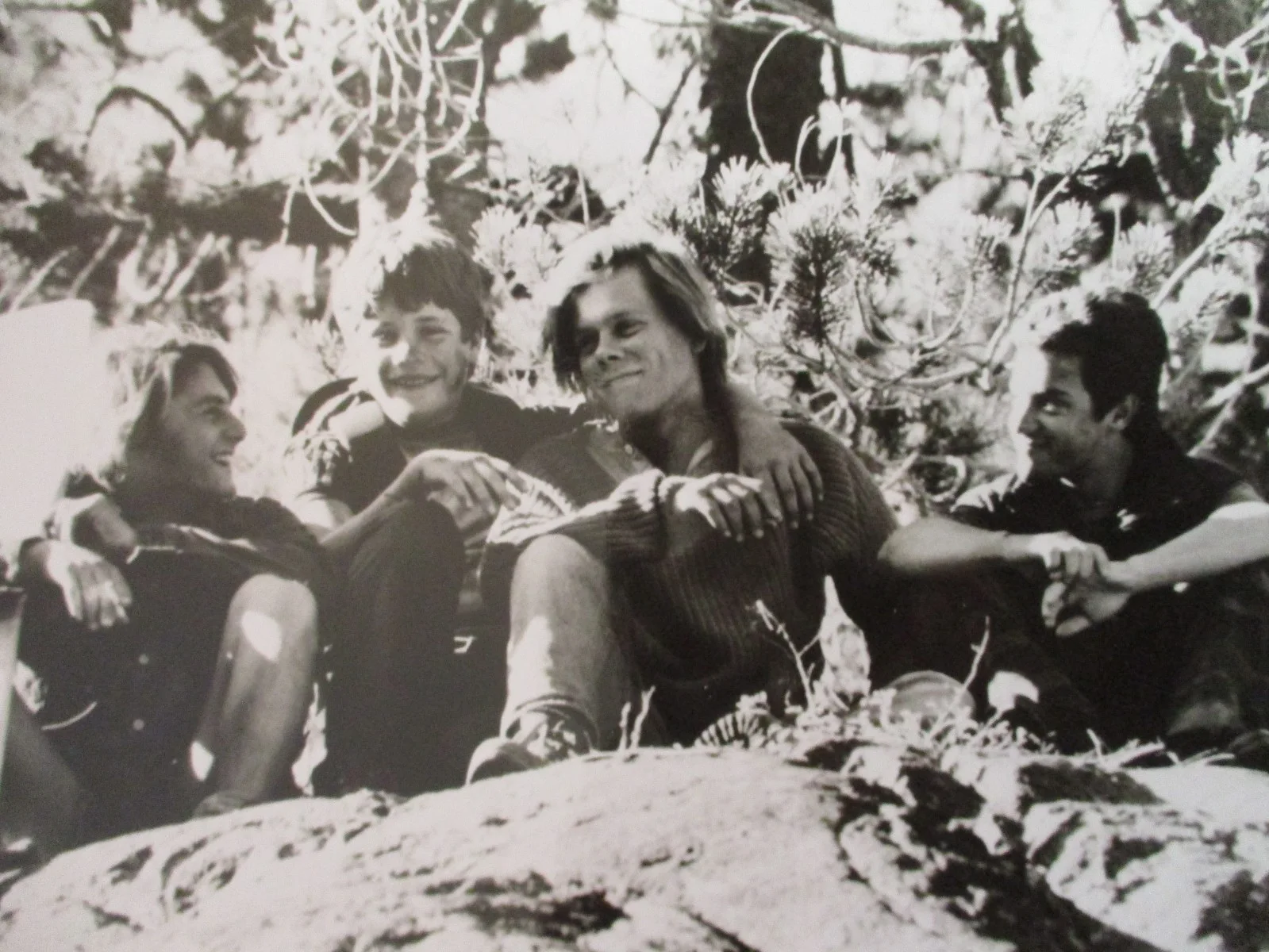 Matt Adler/Sean Astin/K C Martel/Kevin Bacon(WHITE WATER SUMMER)1991 10 x8 Photo, изображение 2