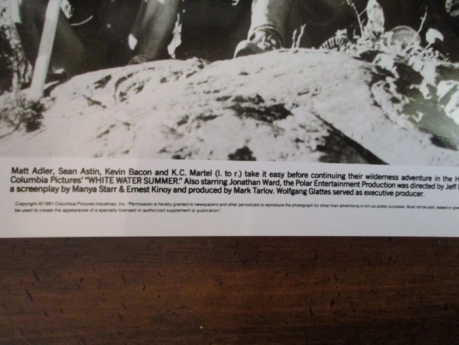 Matt Adler/Sean Astin/K C Martel/Kevin Bacon(WHITE WATER SUMMER)1991 10 x8 Photo, изображение 3