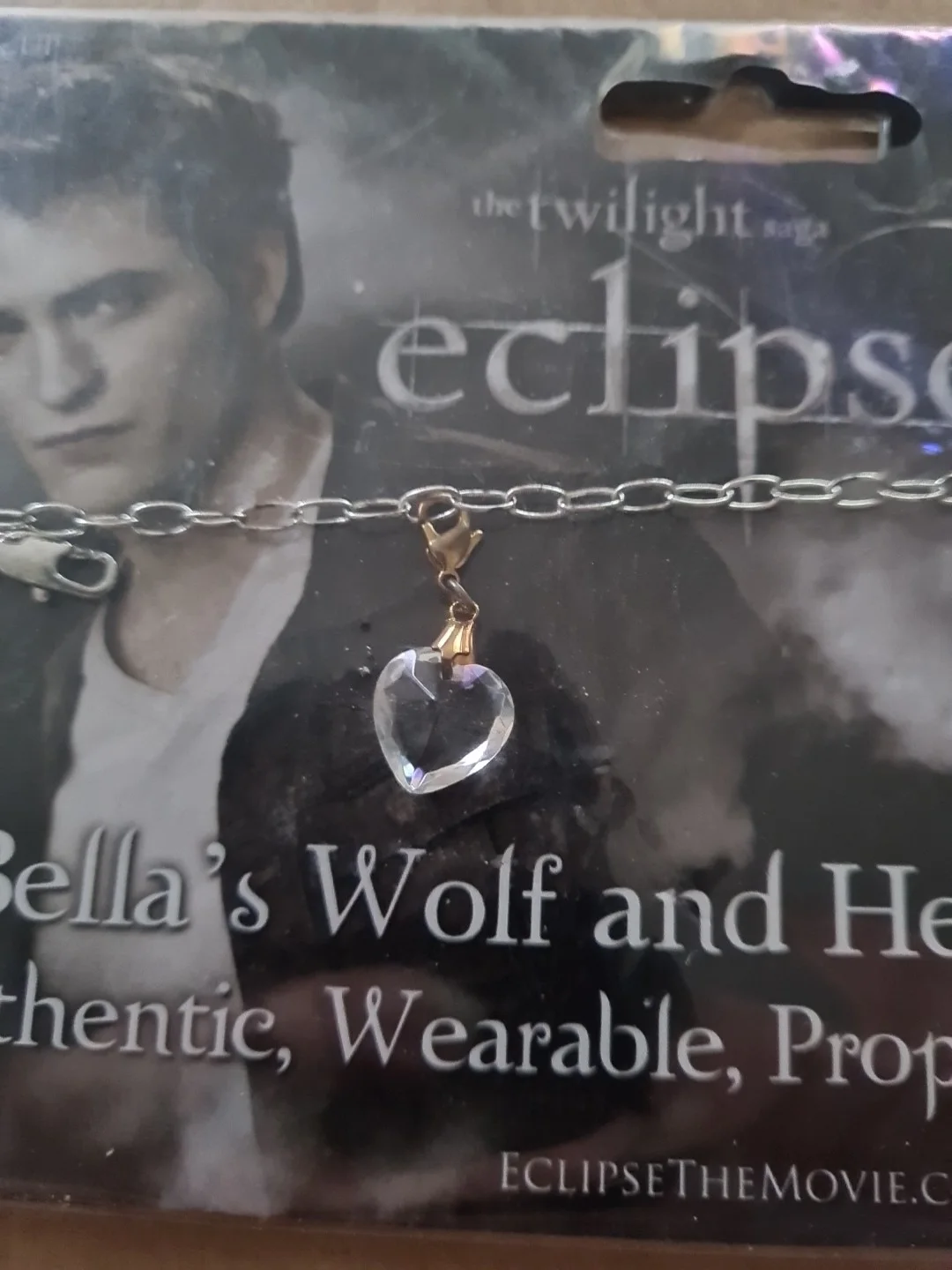 The Twilight Saga Eclipse Bella’s Wolf & Heart Bracelet NECA Replica 2010 New, image 4
