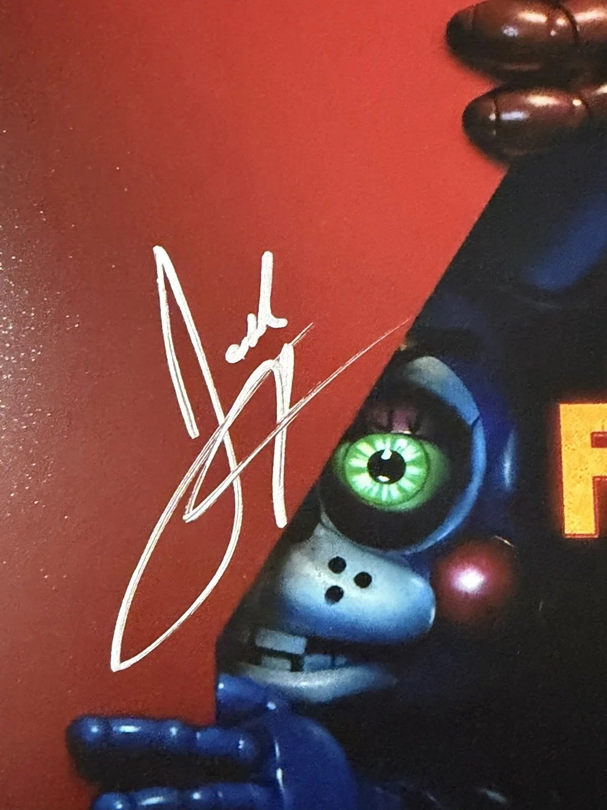 Josh Hutcherson — JOSH HUTCHERSON SIGNED FIVE NIGHTS AT FREDDYS 2 11x14 PHOTO BECKETT BV18509, изображение 2