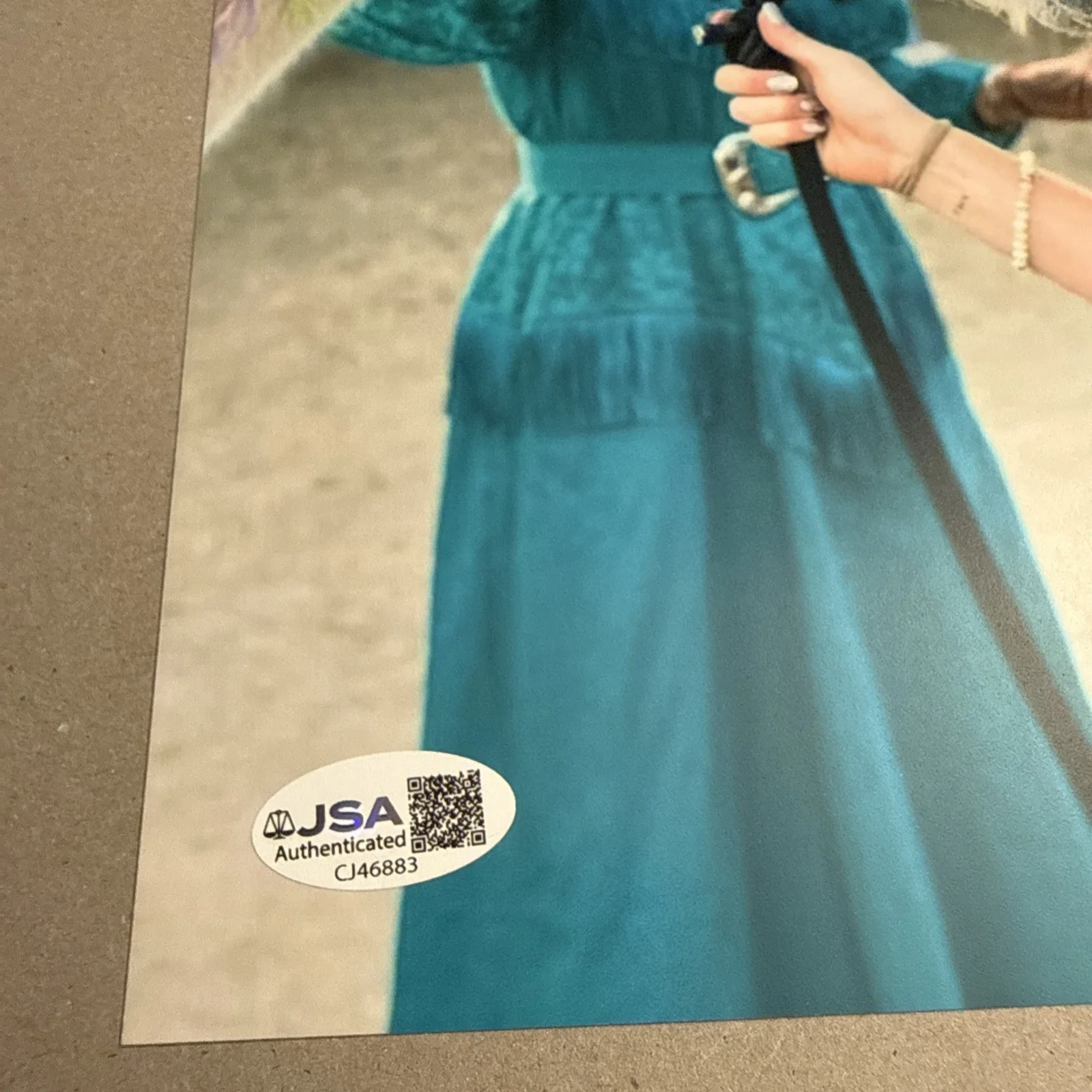 Comedian Whitney Cummings Autographed 8x10 Photo Coa/JSA, изображение 3