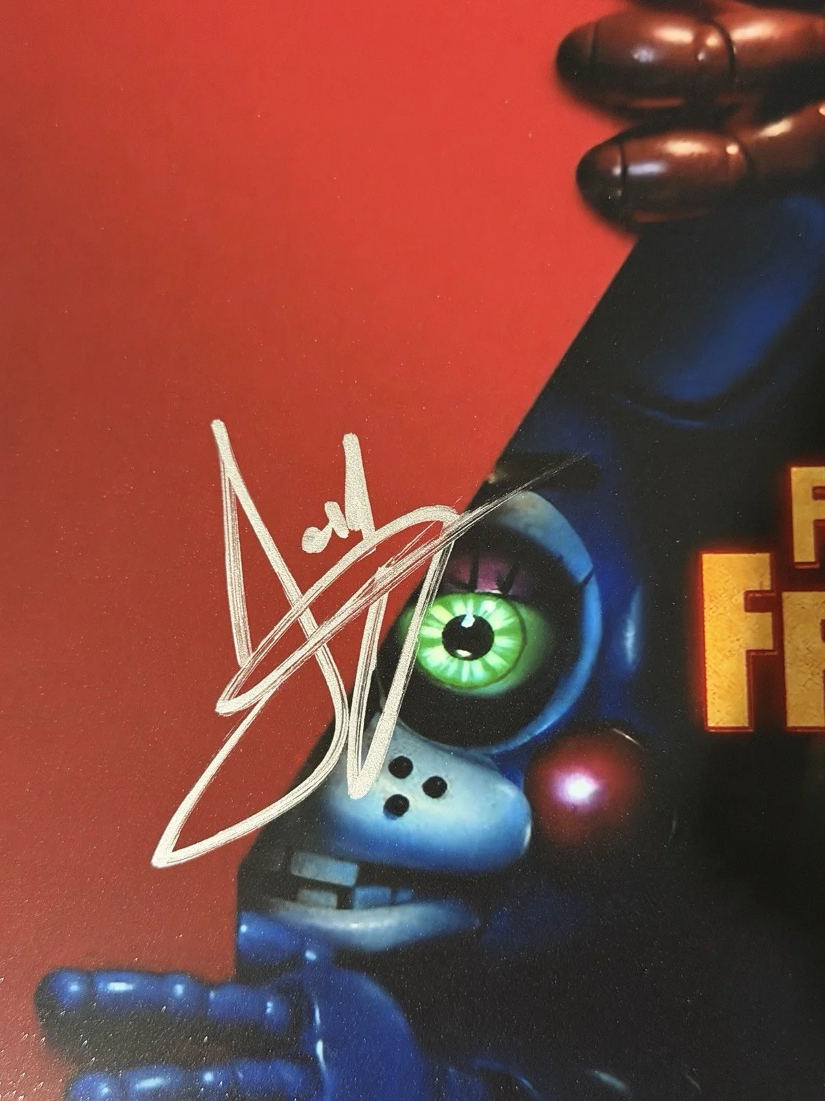 Josh Hutcherson — JOSH HUTCHERSON SIGNED FIVE NIGHTS AT FREDDYS 11x14 PHOTO BECKETT BV18506, изображение 2