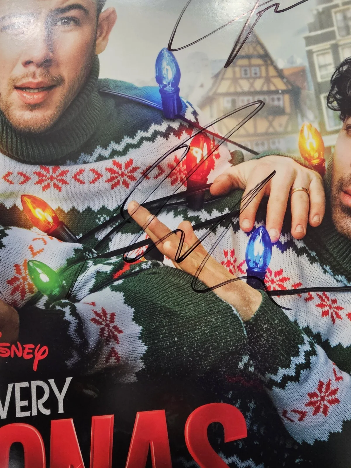 Jonas Brothers 'A Very Jonas Christmas' Signed Cover Vinyl, изображение 4