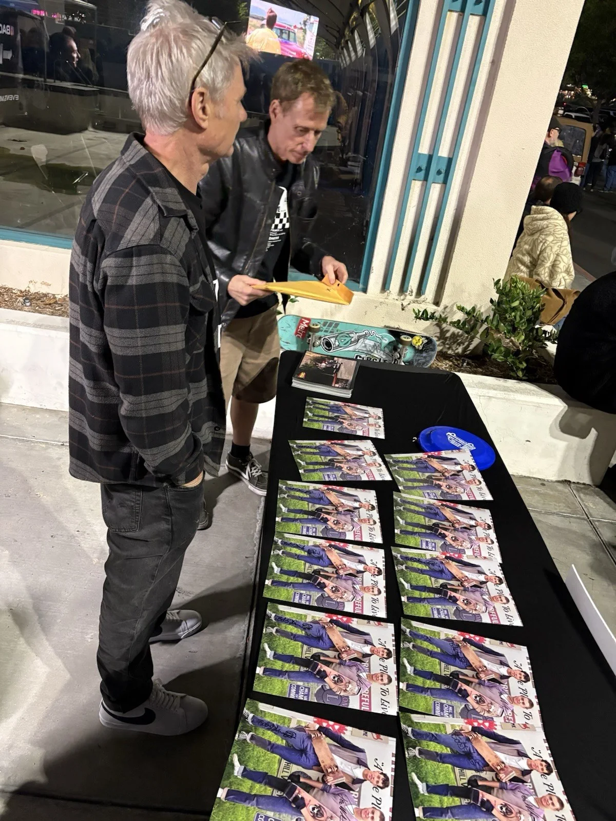 Robert Schmelzer — Per Welinder & Bob Schmelzer 8x10 Autographs - BTTF Skateboard Stunts, image 2