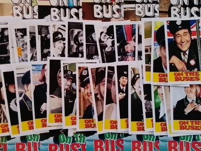 On The Buses. 8 Glossy Unofficial Lobbymarkers/2 Bookmarks/56 Mini art Cards., image 3