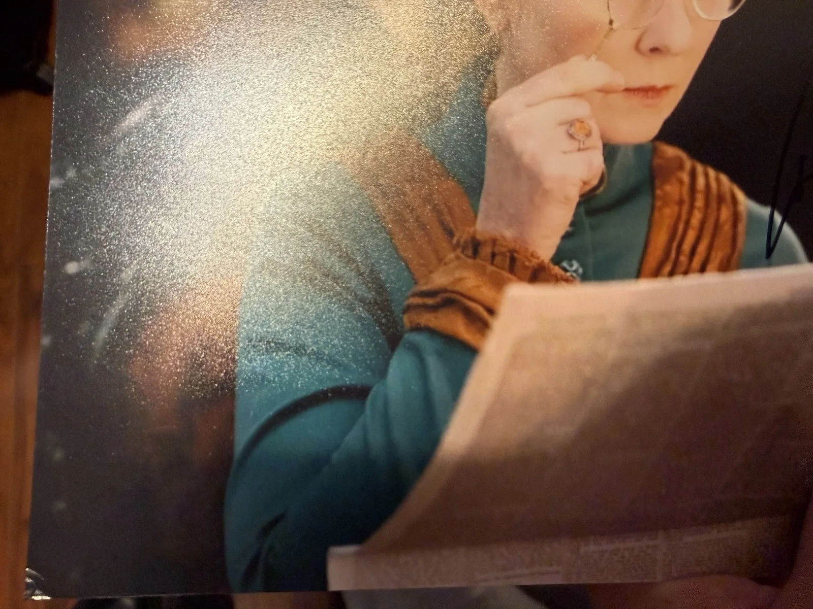 Cynthia Nixon — Cynthia Nixon signed The Gilded Age 8x10 photo, image 2