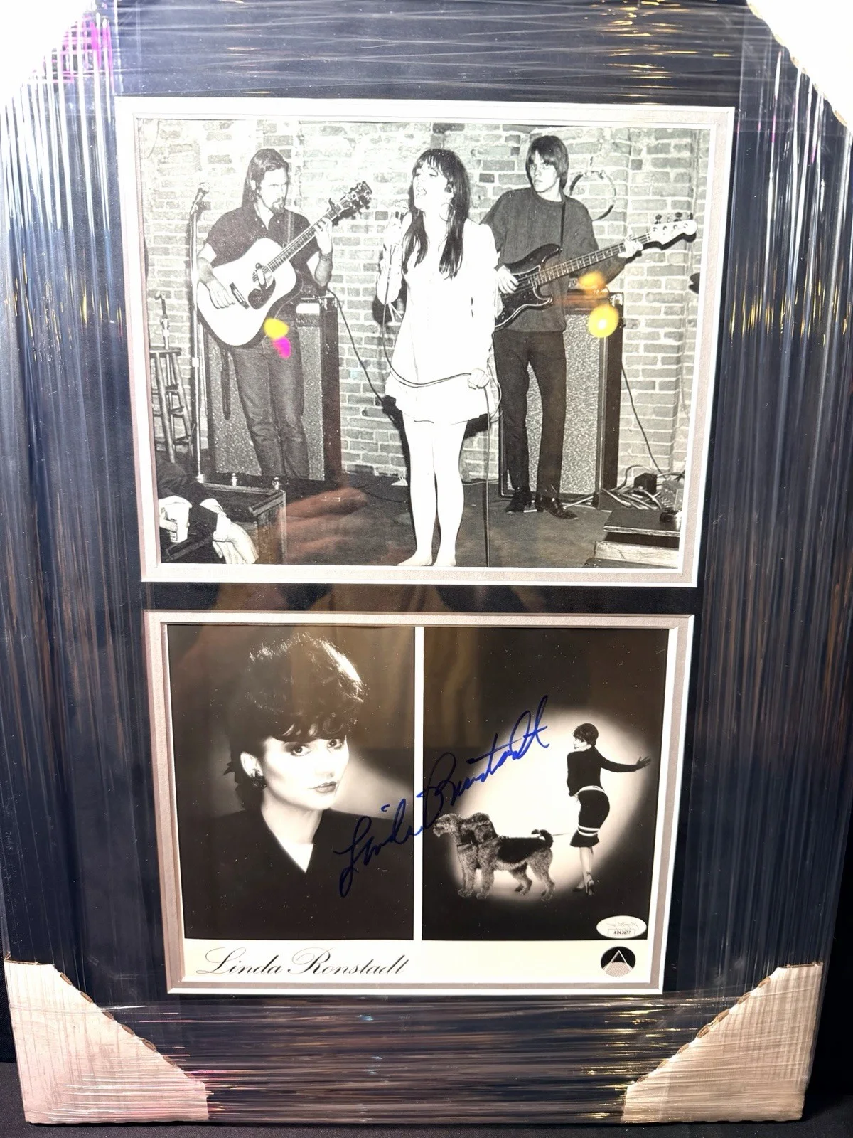 Linda Ronstadt — Linda Ronstadt Signed Photograph Double Matted Framed JSA Witnessed 16 X 22 ￼