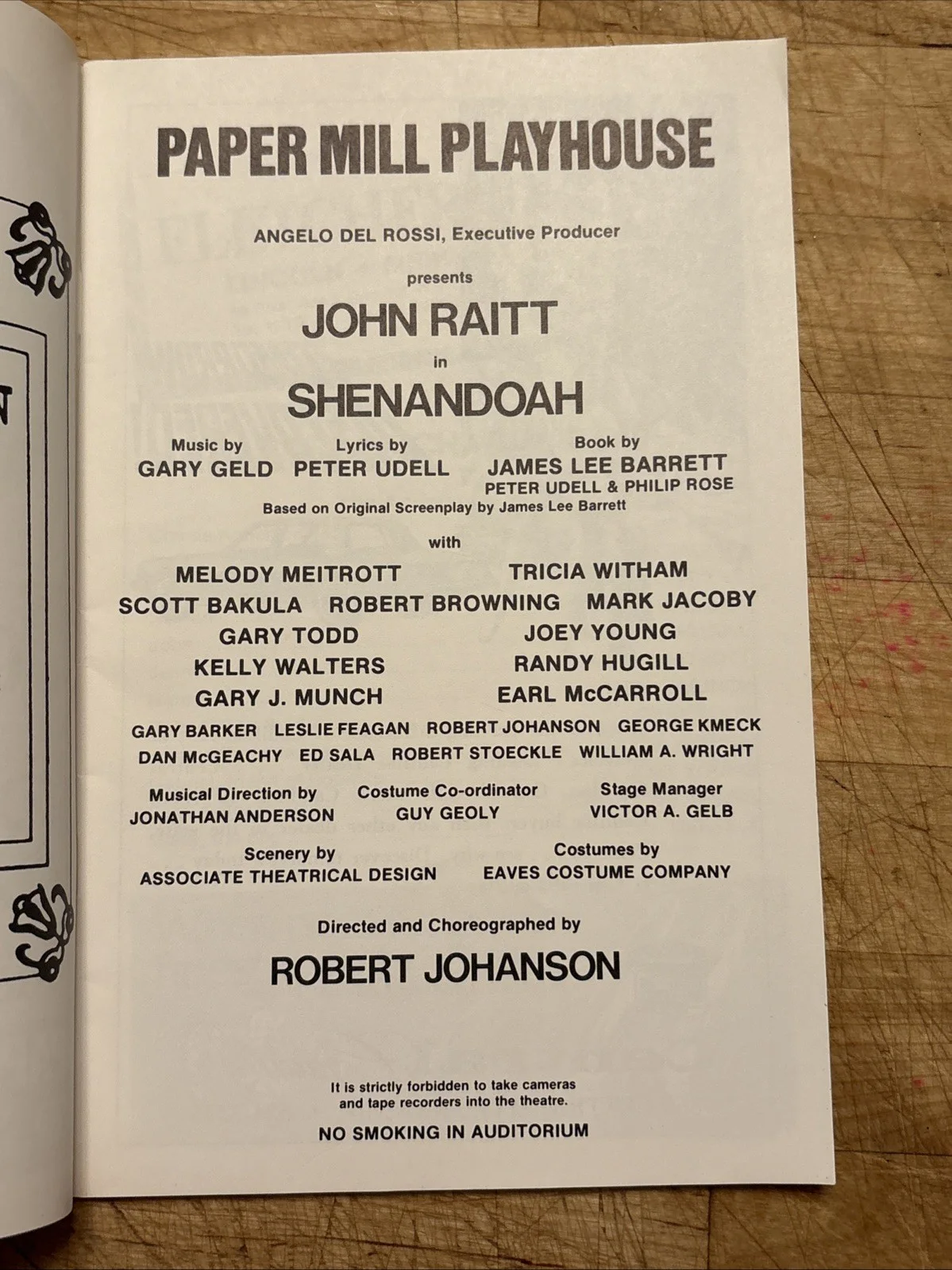 John Raitt — JOHN RAITT Signed SHENANDOAH Vintage PAPER MILL PLAYHOUSE Playbill! 1979 Musical, изображение 2