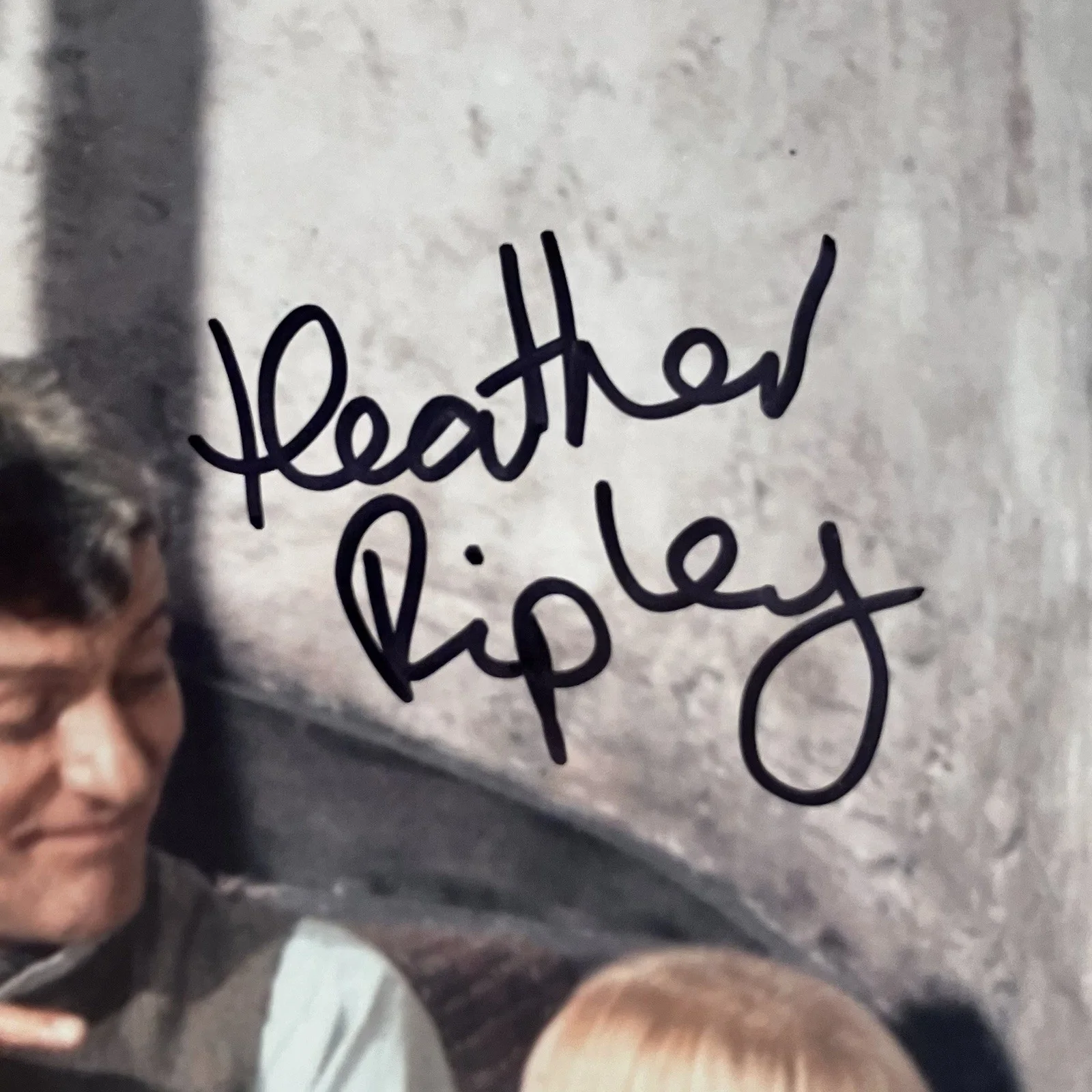 Heather Ripley — CHITTY CHITTY BANG BANG Signed 8x10 / HEATHER RIPLEY As Jemima Potts / COA, image 3