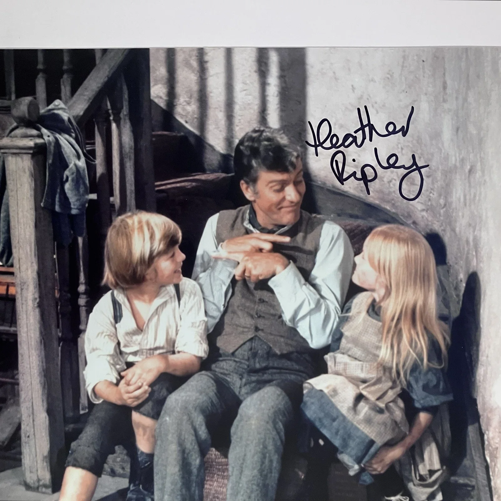 Heather Ripley — CHITTY CHITTY BANG BANG Signed 8x10 / HEATHER RIPLEY As Jemima Potts / COA, image 4