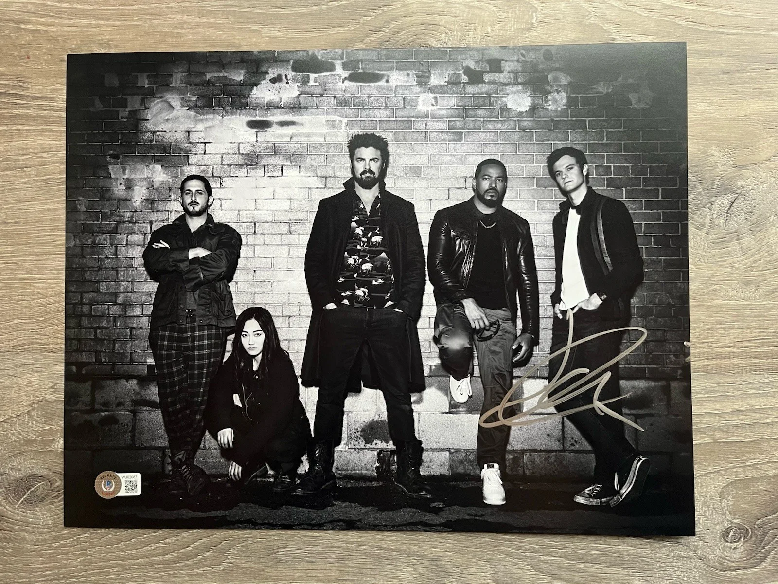 Jack Quaid — Jack Quaid Signed The Boys 11x14 Photo Beckett COA Hughie, image 2