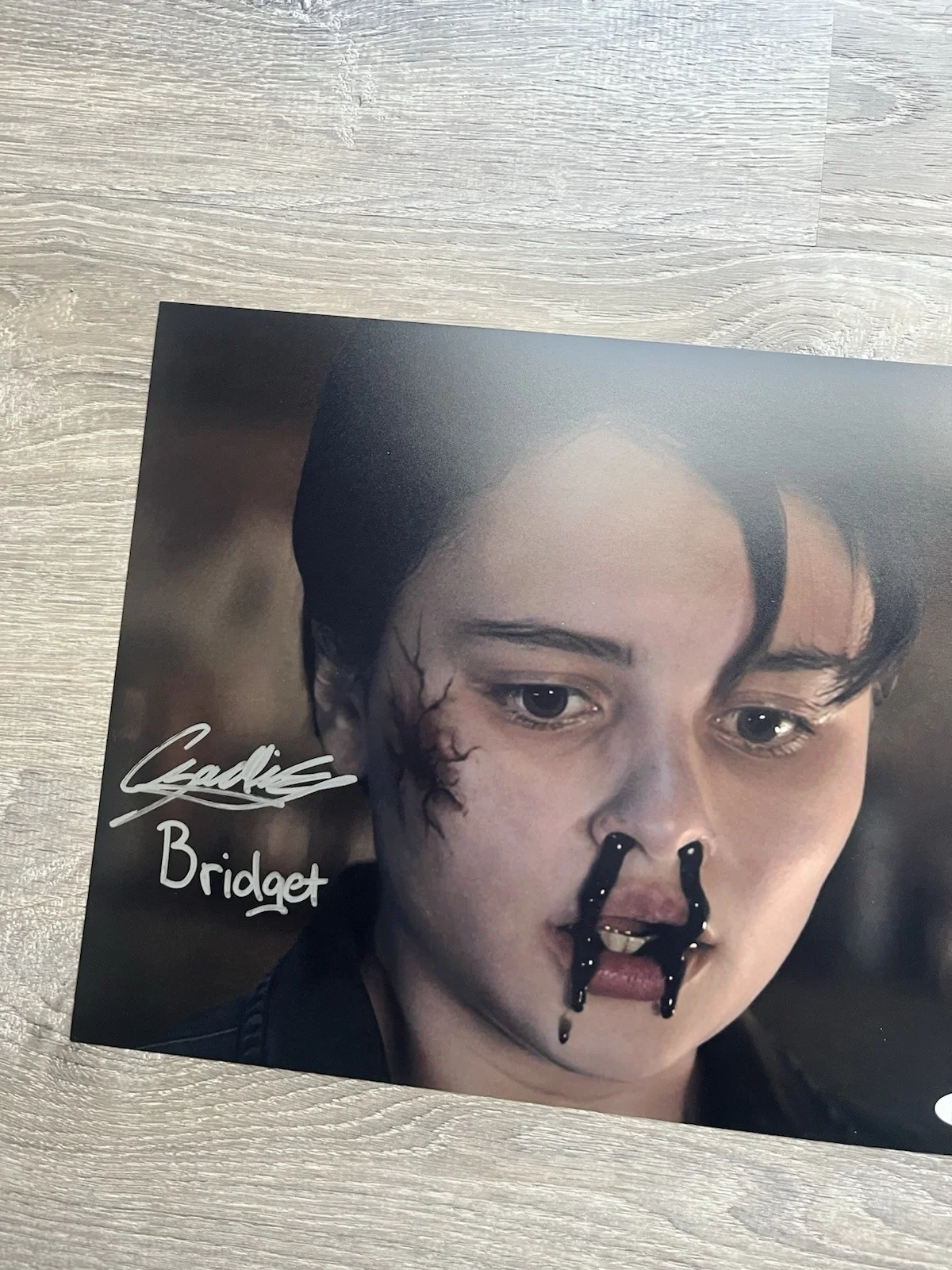 Gabrielle Echols — Gabrielle Echols Signed Evil Dead Rise 11x14 Photo JSA COA Horror Autograph, image 4